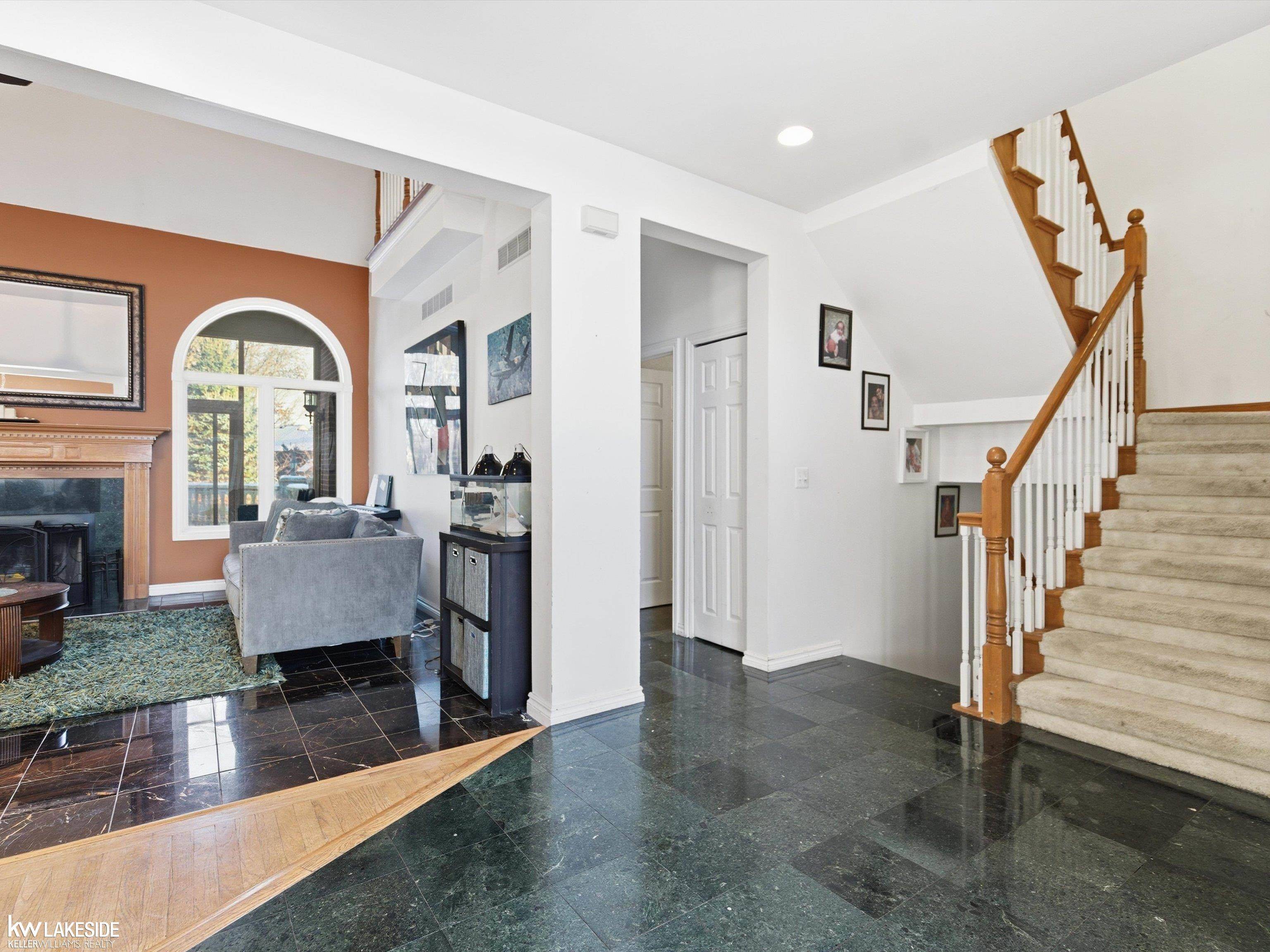 Shelby Twp, MI 48315,53792 Dominique CT