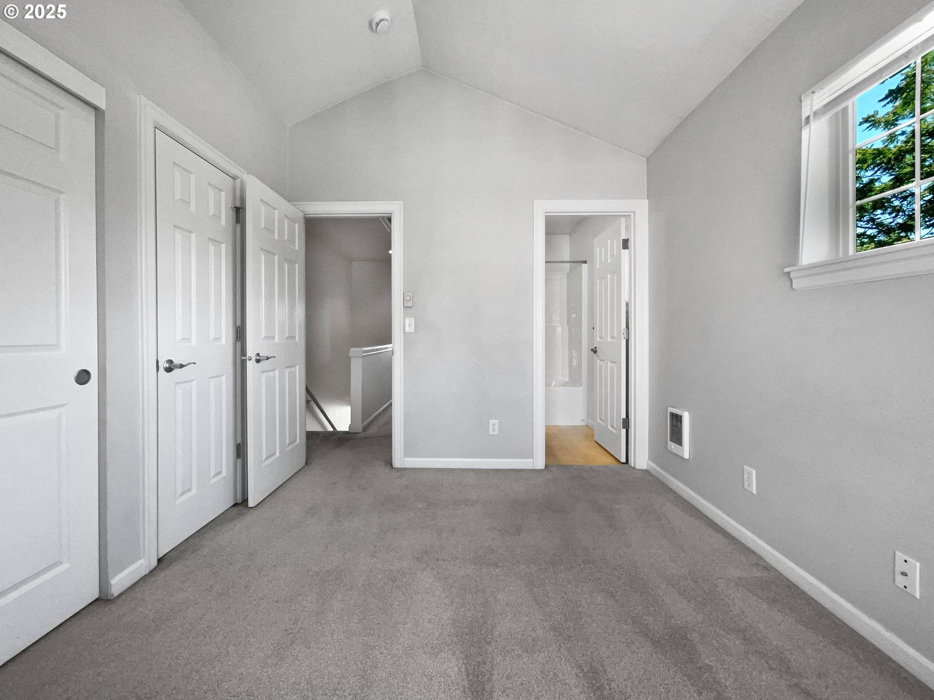 Portland, OR 97213,6001 NE HOLLADAY ST