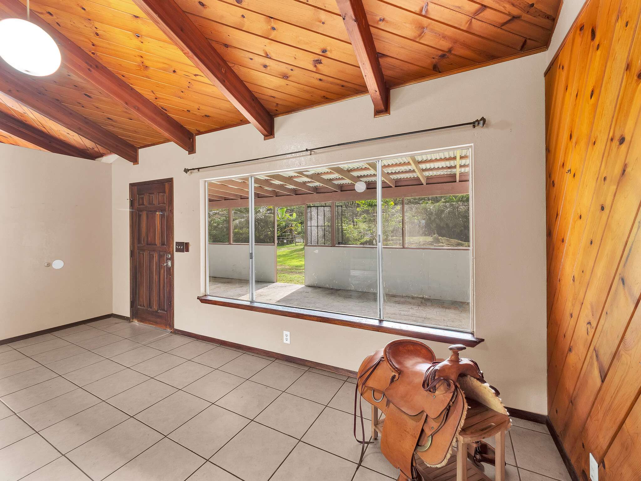 Mountain View, HI 96771,16-1091 MOHO RD