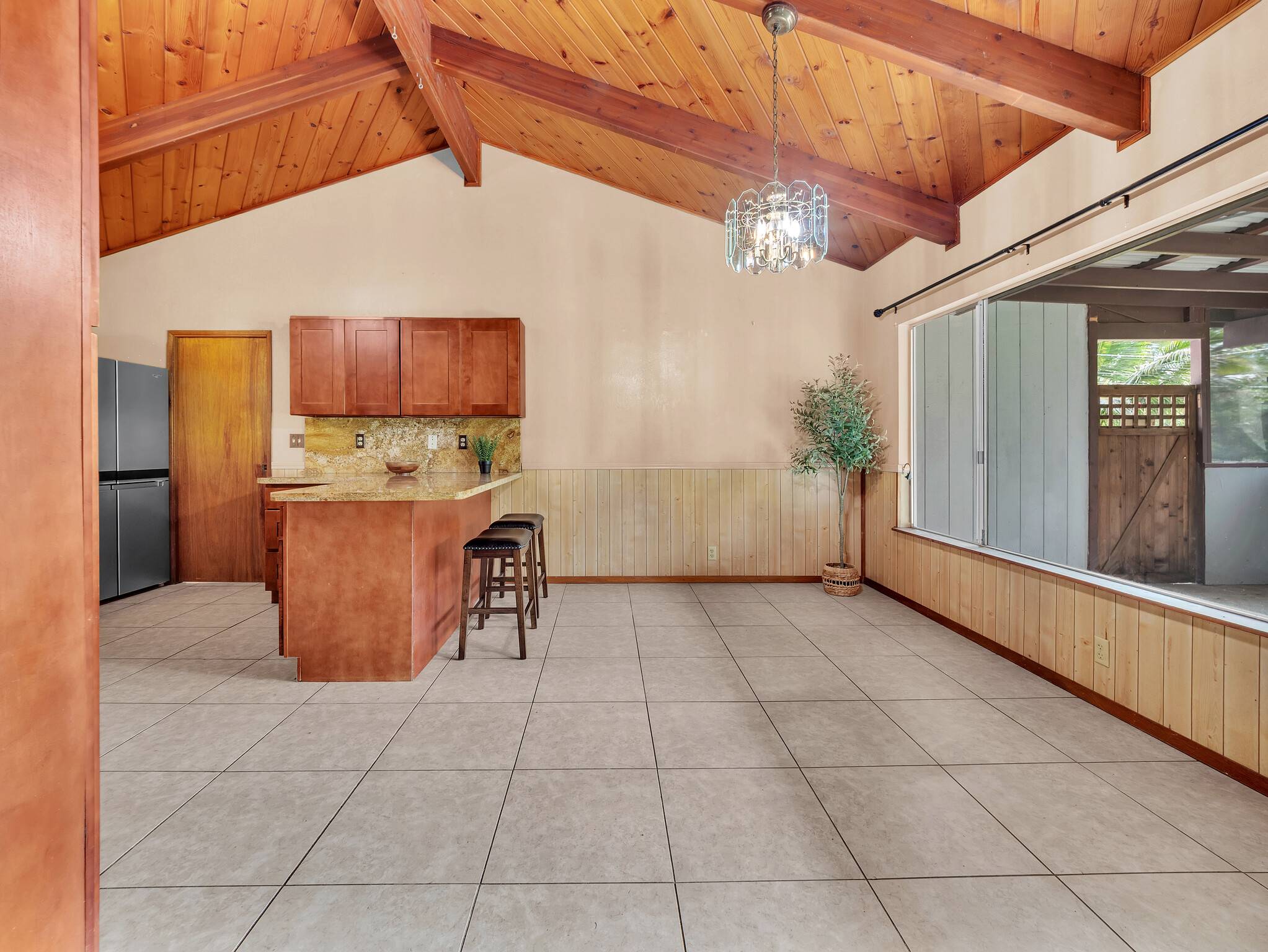 Mountain View, HI 96771,16-1091 MOHO RD