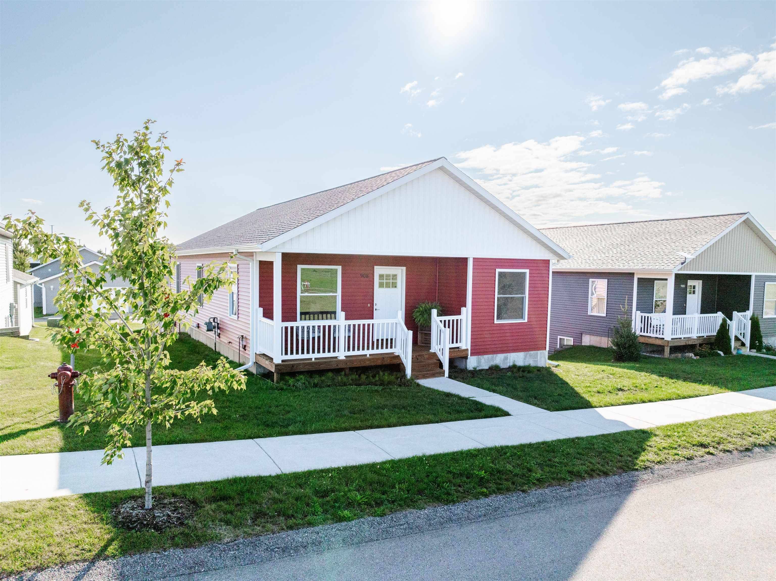 Traverse City, MI 49696,908 Sienna ST