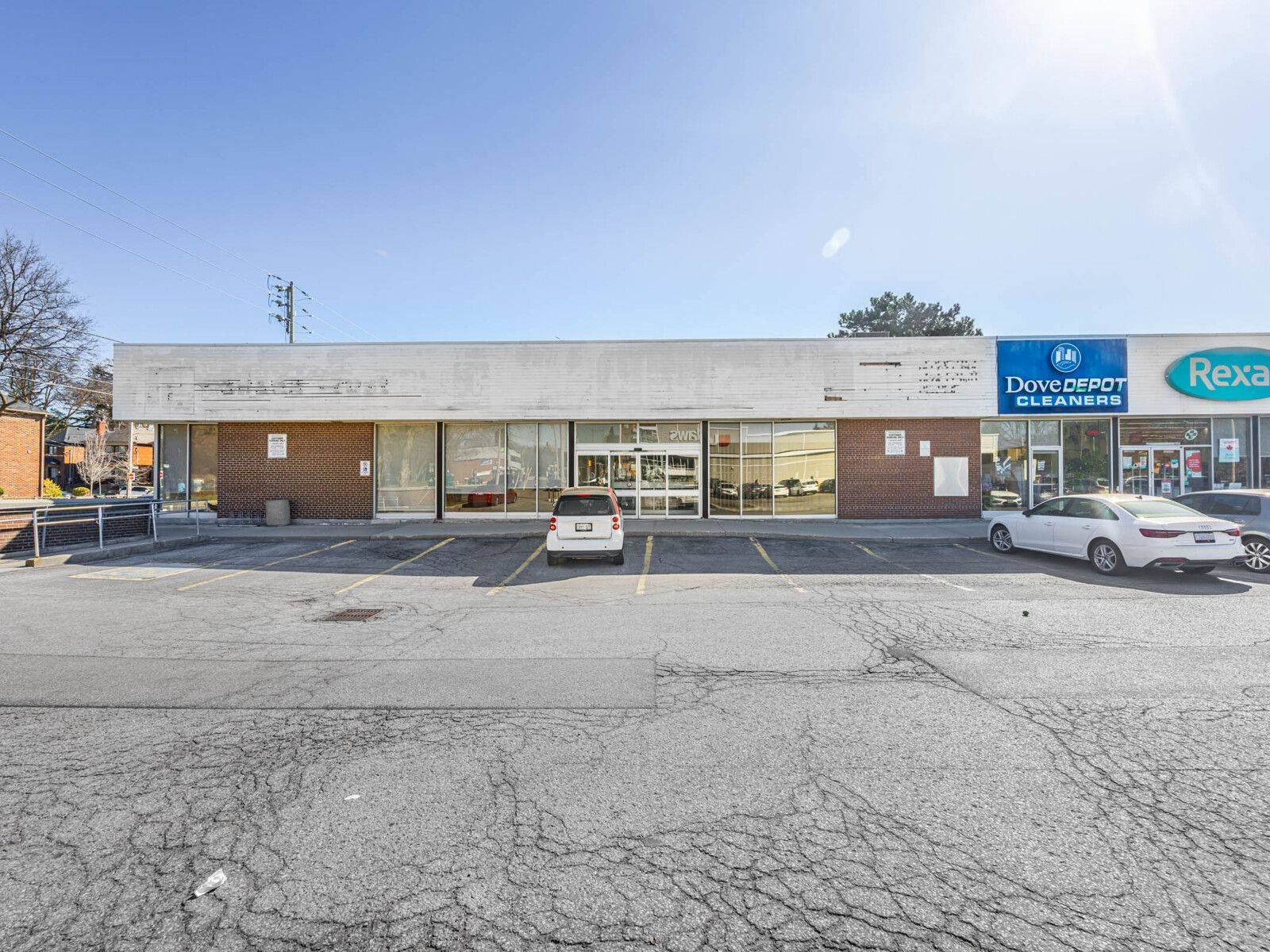 Toronto C11, ON M4G 3T6,325 Moore AVE