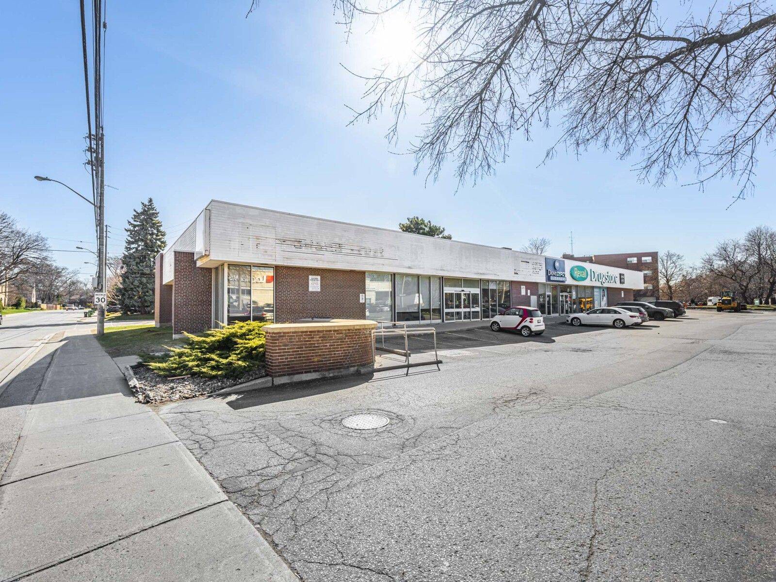 Toronto C11, ON M4G 3T6,325 Moore AVE