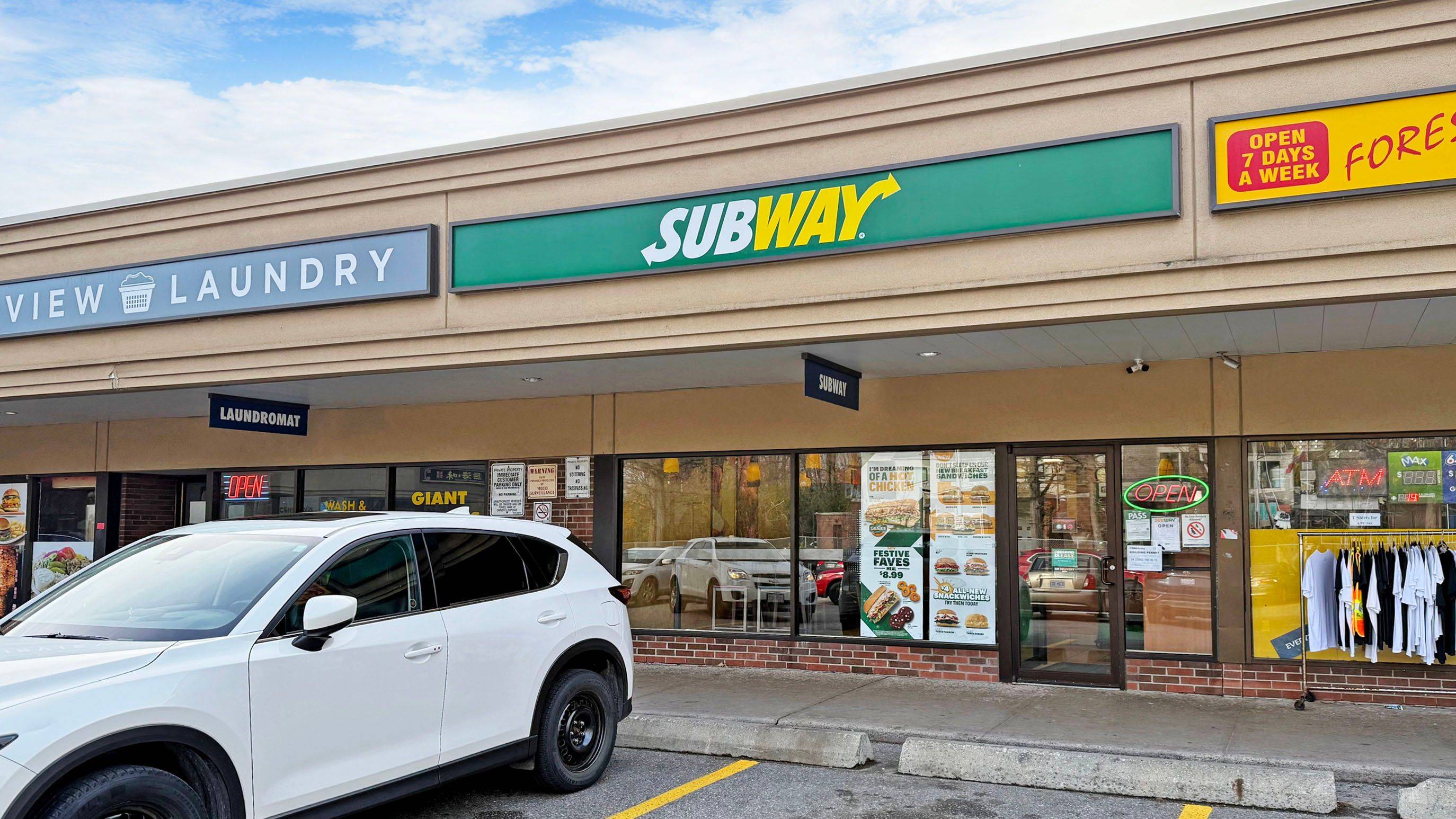 Toronto C15, ON M2J 1L8,105 Parkway Forest DR