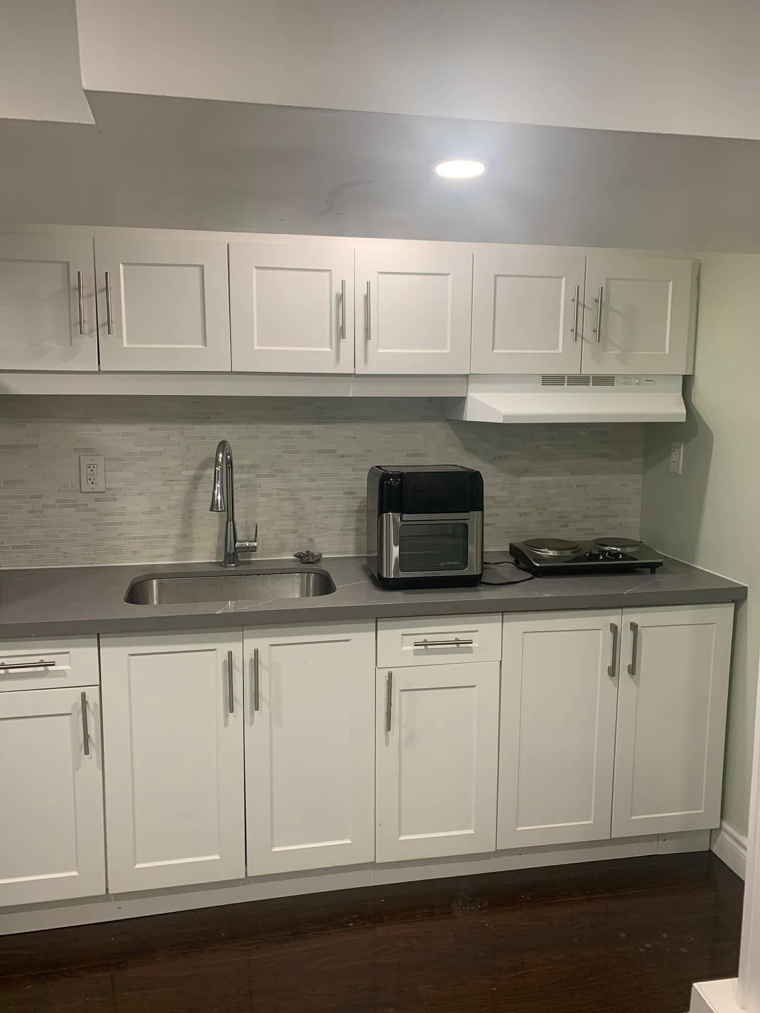 Toronto E08, ON M1K 4G3,954 Midland AVE