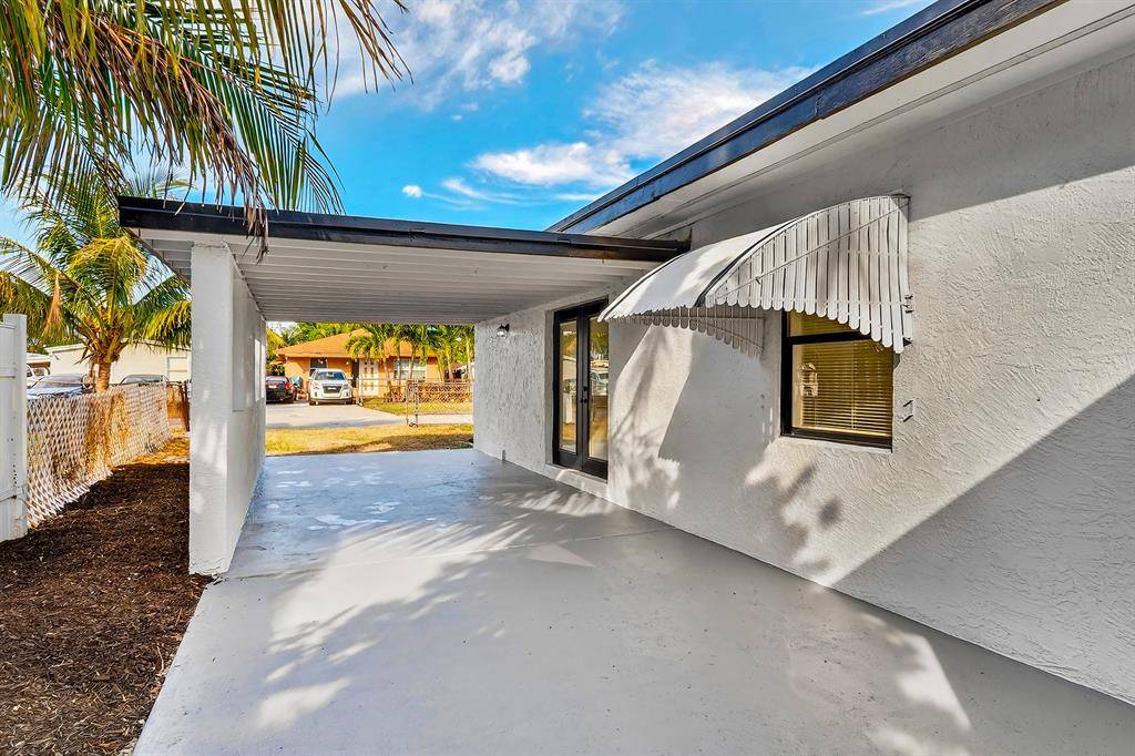 Lantana, FL 33462,1214 Peak Rd