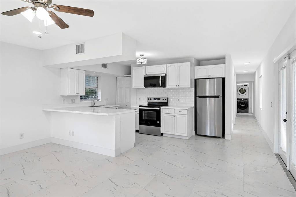 Lantana, FL 33462,1214 Peak Rd