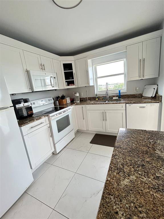 Pompano Beach, FL 33062,1200 Hibiscus Ave #502