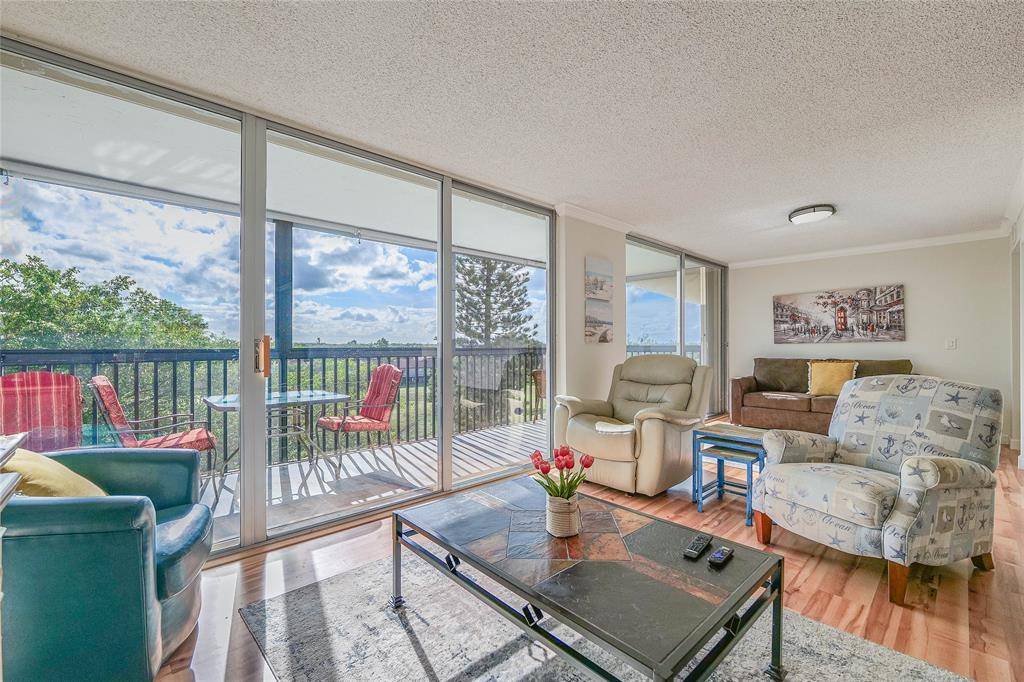 Lauderhill, FL 33319,3821 Environ Blvd #603