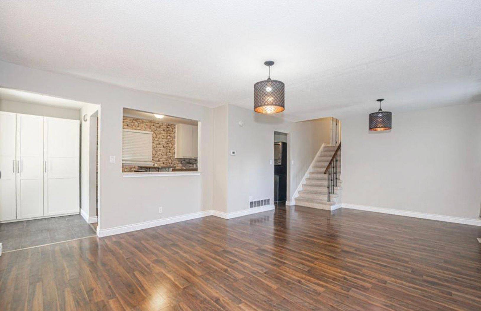 Barrie, ON L4N 3T6,4 Jane CRES #Front