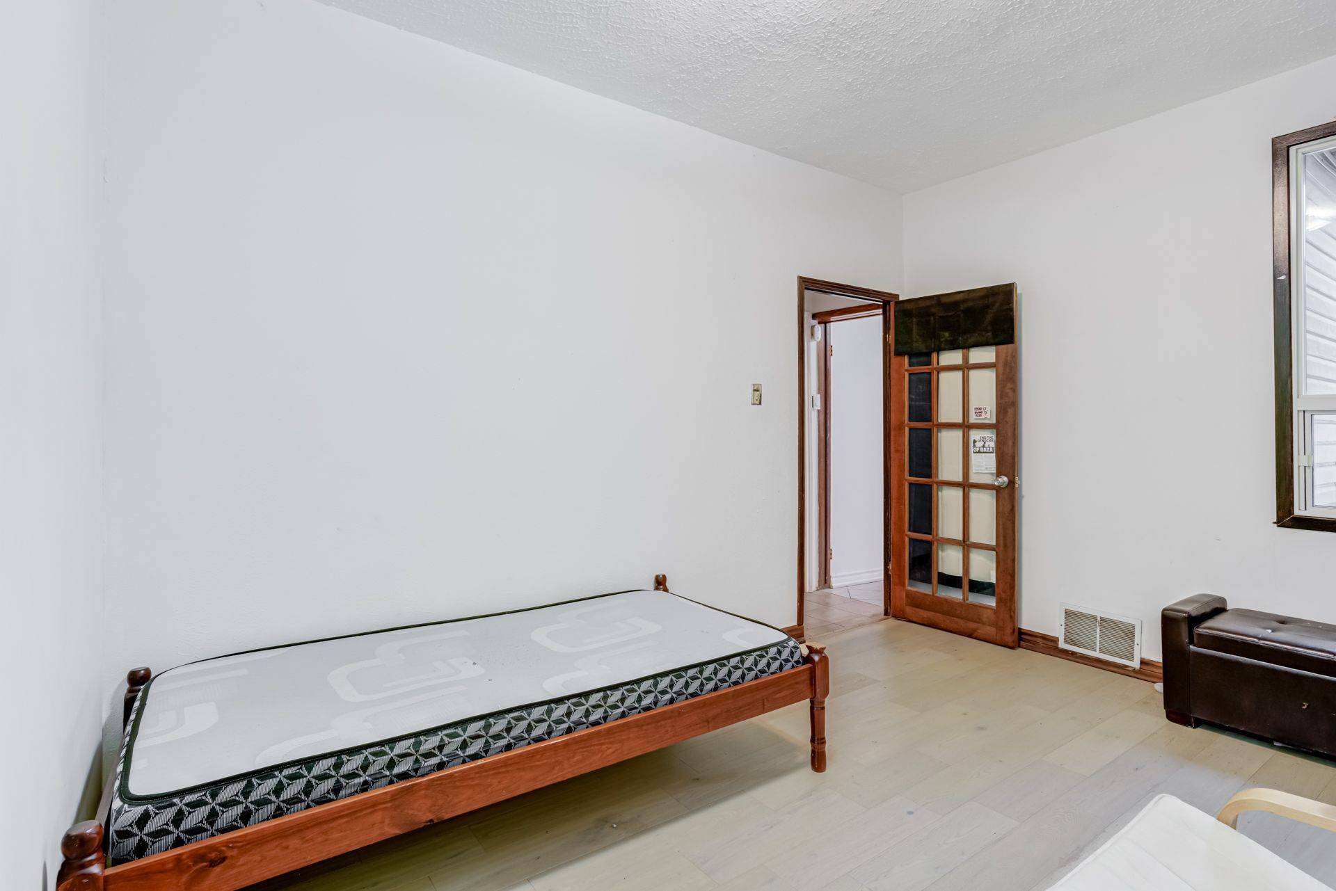 Toronto W02, ON M6G 1Z5,763 Dupont ST #Main Rm 2