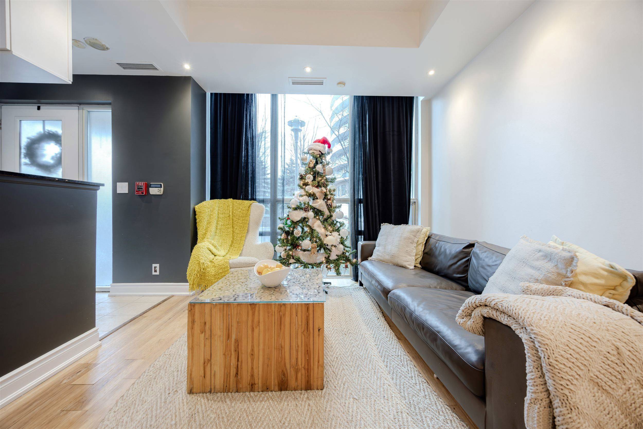 Mississauga, ON L4Z 0A3,90 Absolute AVE #TH-115