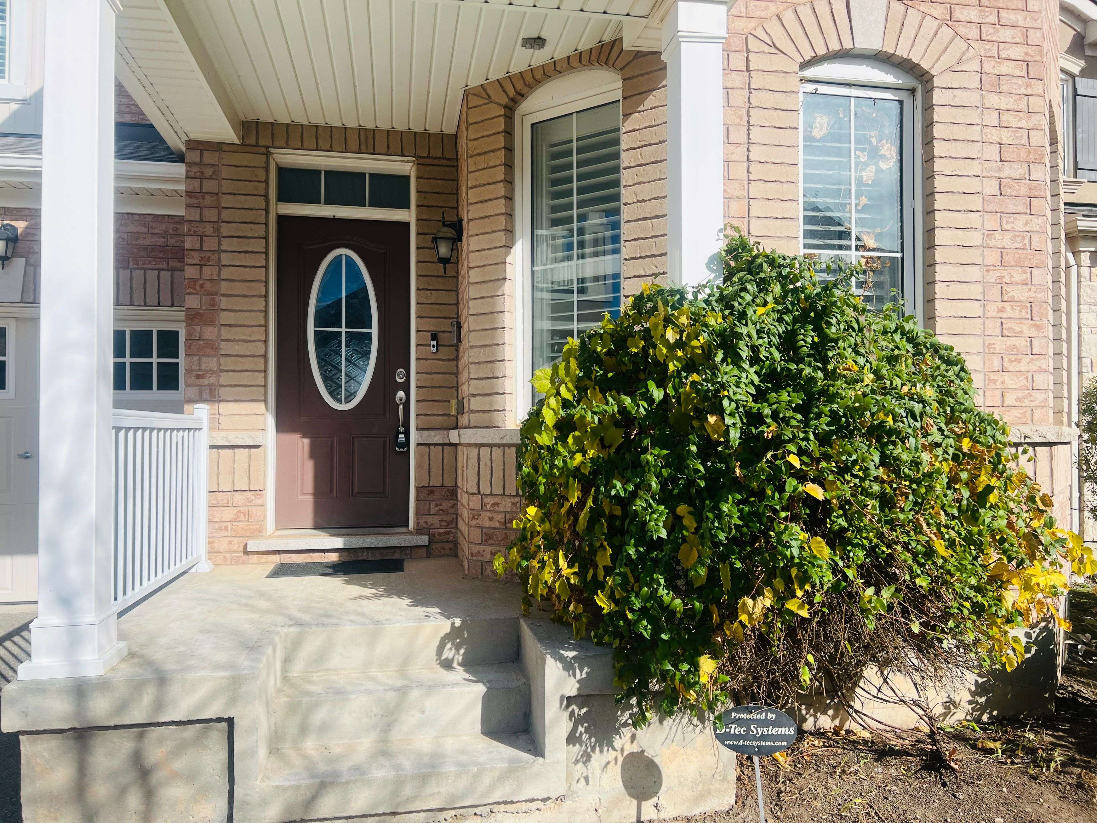 Milton, ON L9E 0B8,1368 Connaught TER