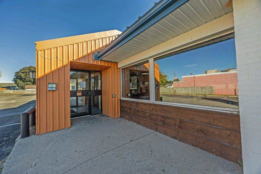 St. Thomas, ON N5P 1E9,985 Talbot ST