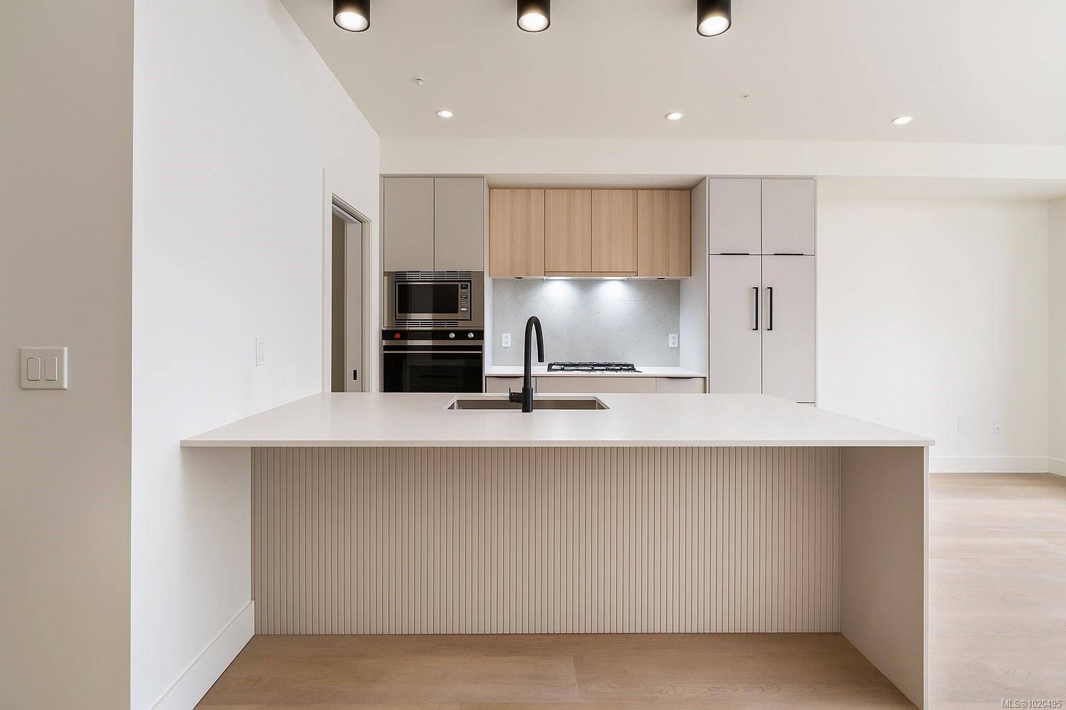 Langford, BC V9B 6V1,2341 Bear Mountain Pkwy #613