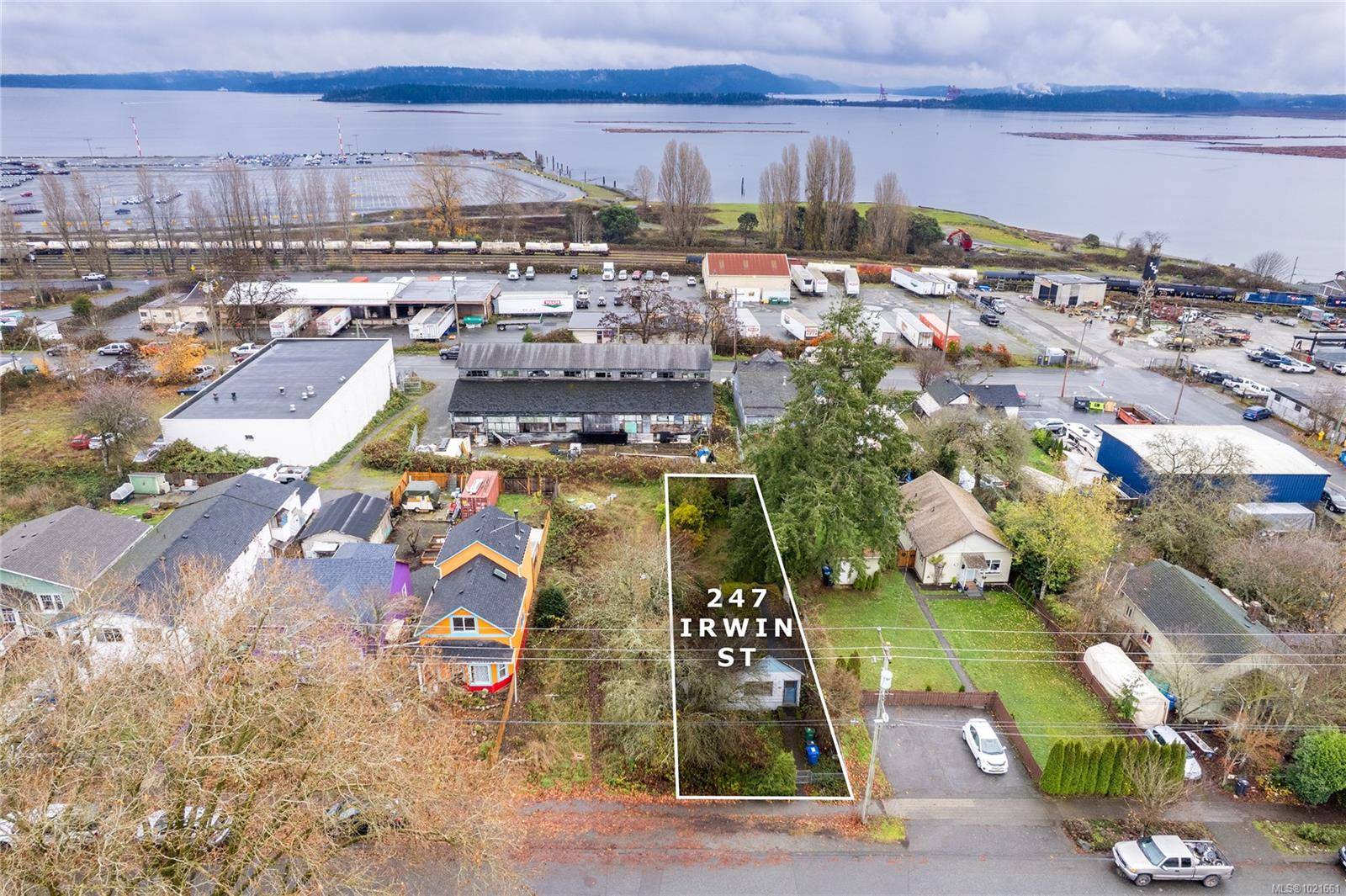 Nanaimo, BC V9R 4X4,247 Irwin St