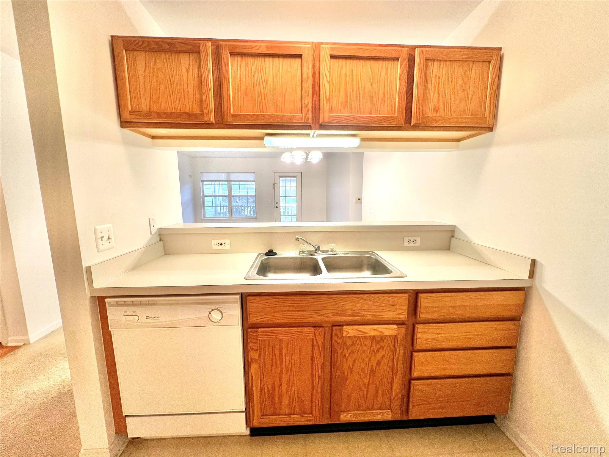 Ann Arbor, MI 48105,2664 S KNIGHTSBRIDGE CIR