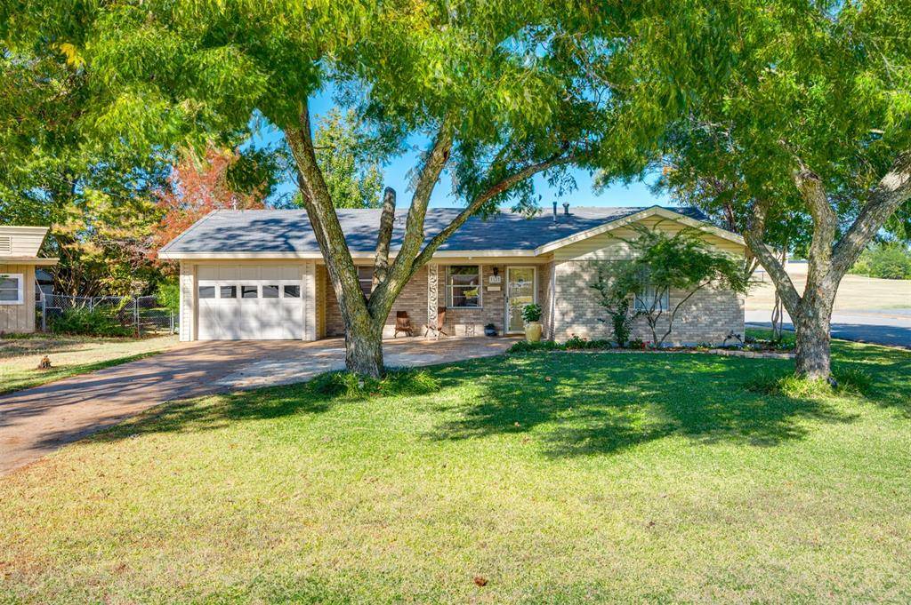 Paris, TX 75460,3125 E Houston Street