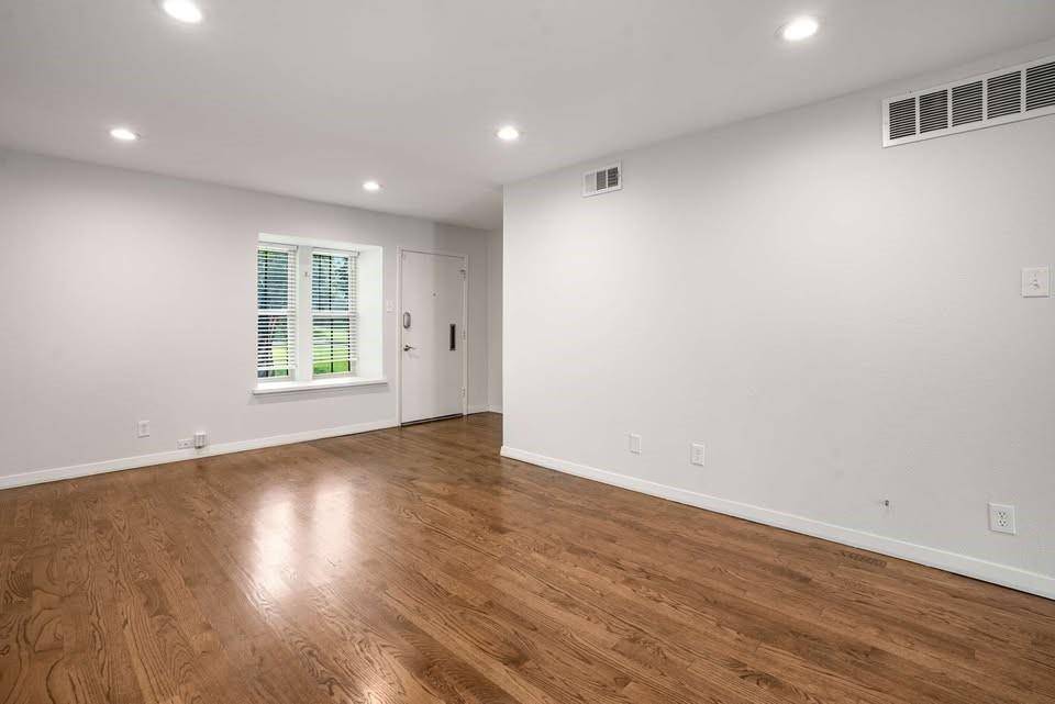 Dallas, TX 75230,7615 Woodthrush Drive #15