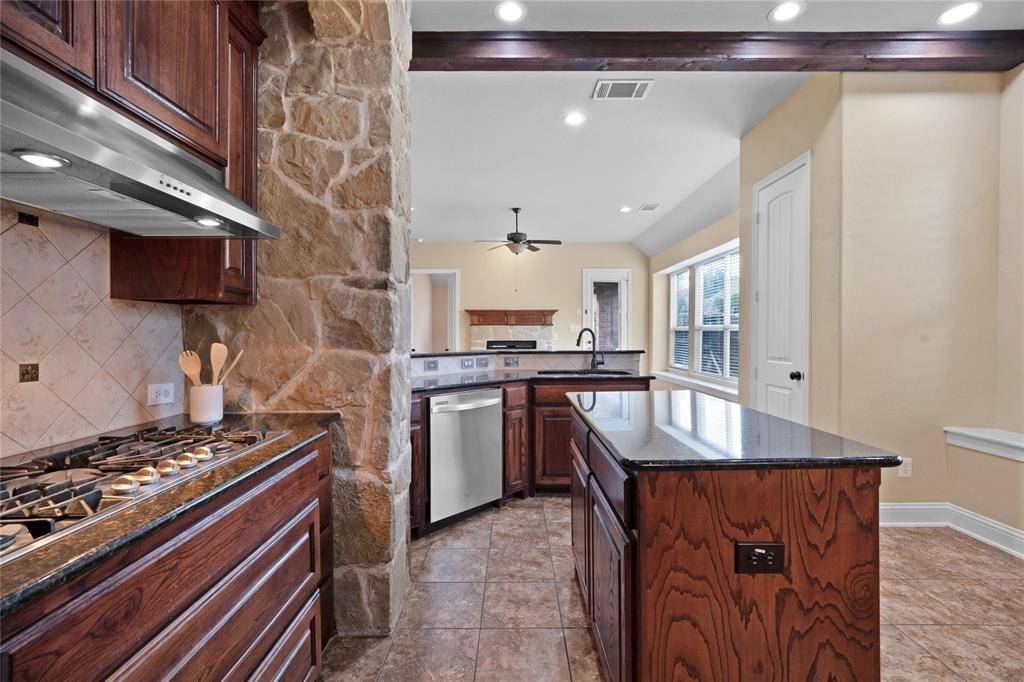 Arlington, TX 76012,1806 Park Highland Way