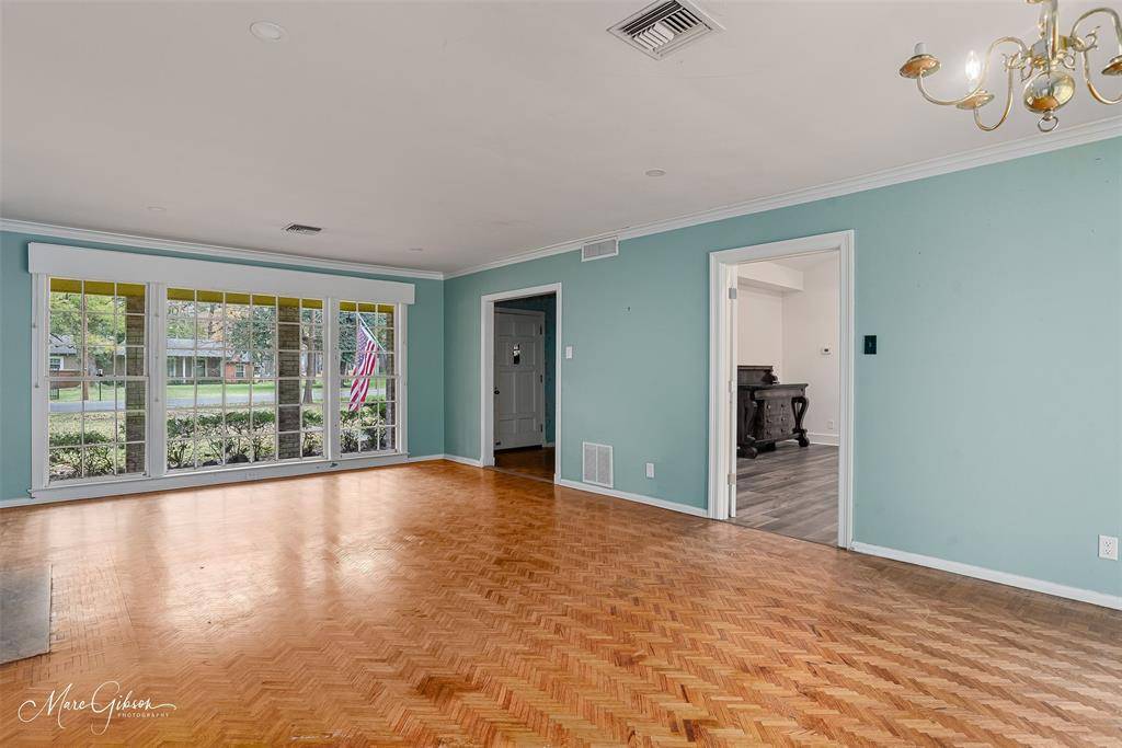 Shreveport, LA 71106,6132 Creswell Avenue