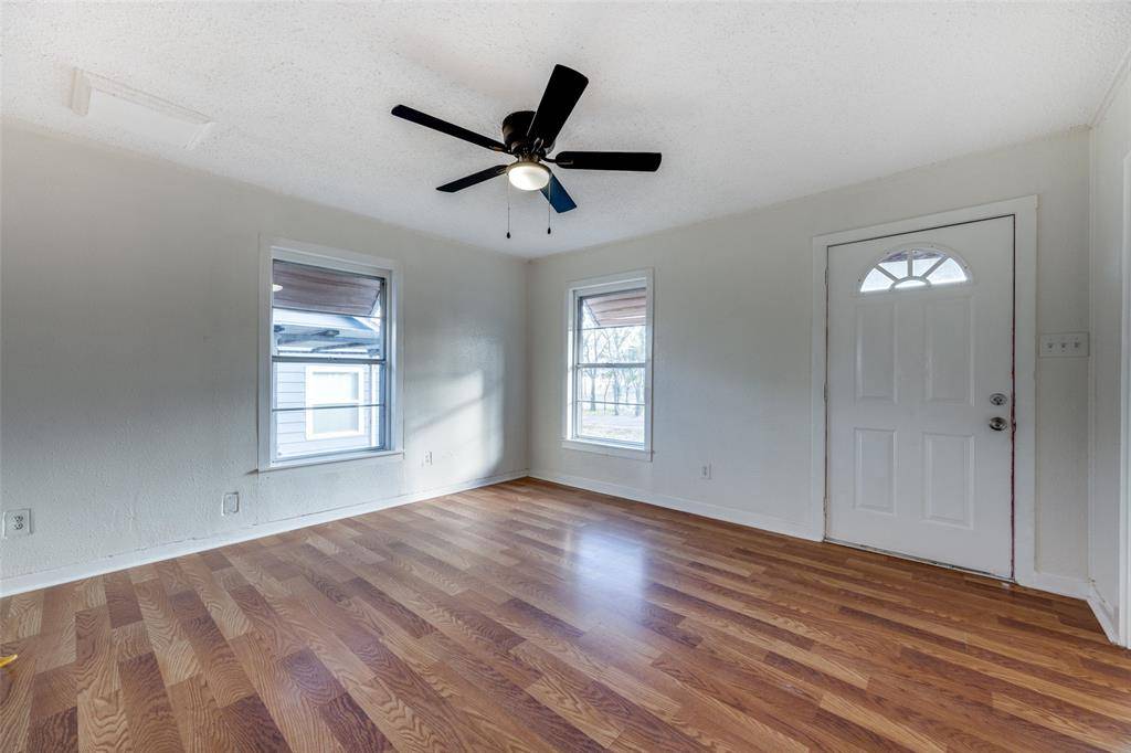 Howe, TX 75459,512 Branch Street