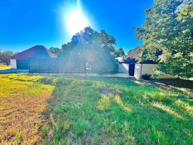 De Leon, TX 76444,424 S Comanche Drive