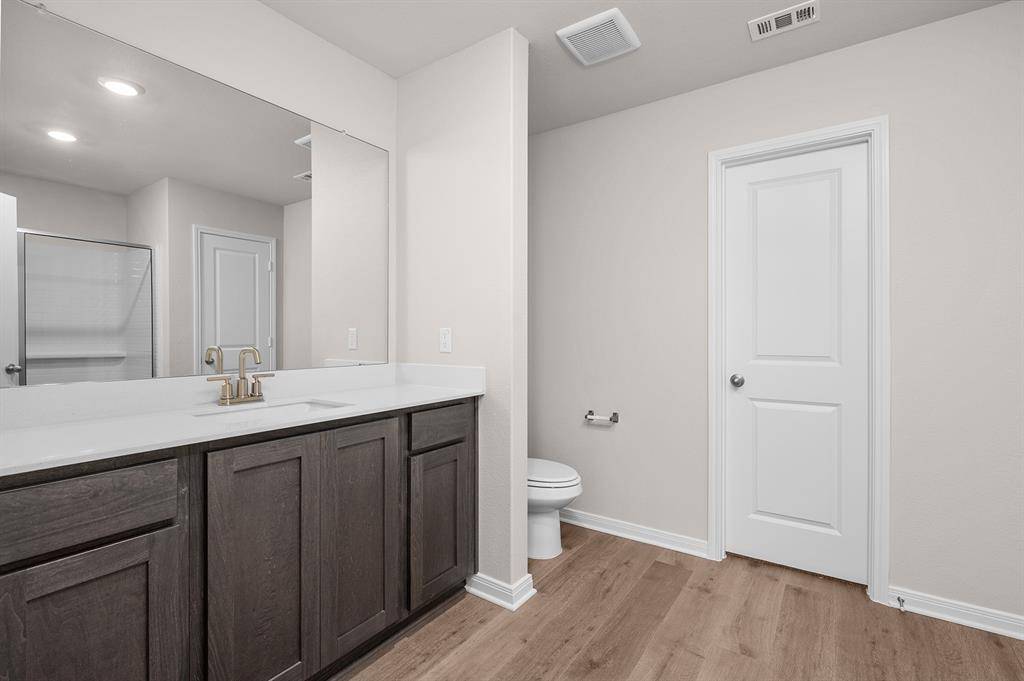 Terrell, TX 75160,203 North Island Drive