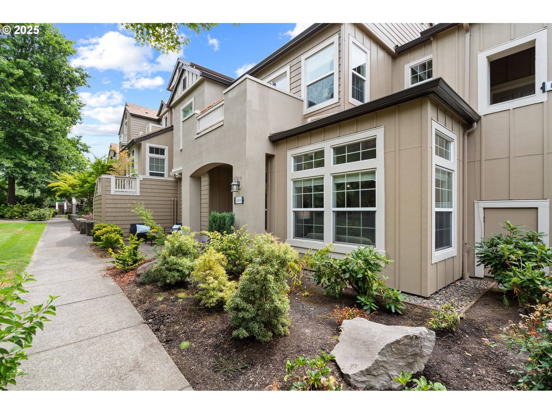 Hillsboro, OR 97124,1899 NE ASHBERRY DR