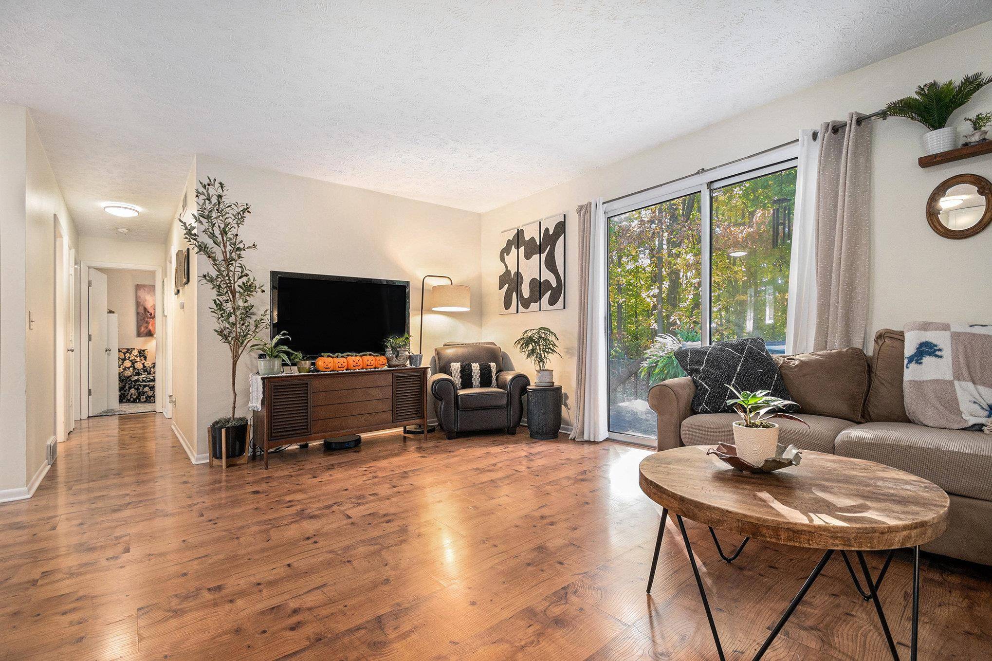 Lansing, MI 48911,5636 Ellendale DR