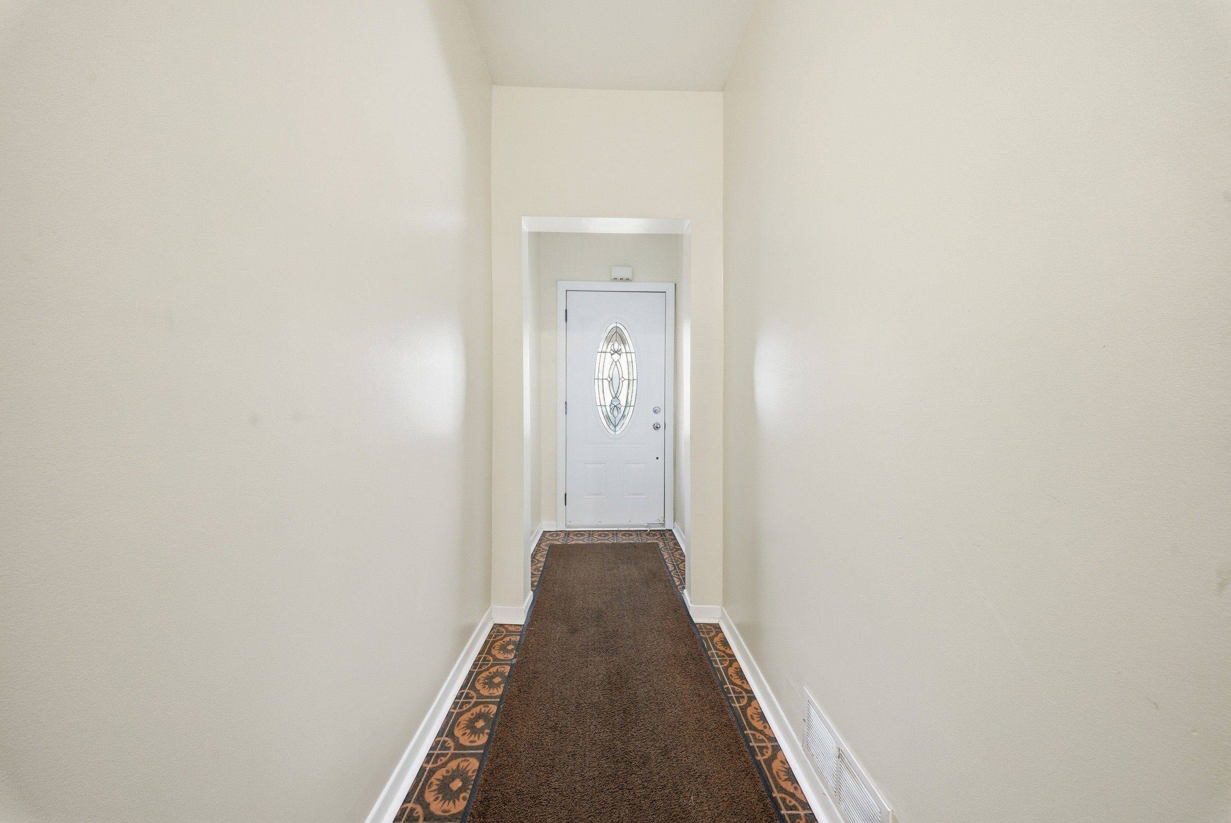 Toronto C01, ON M6G 3G6,255 Montrose AVE