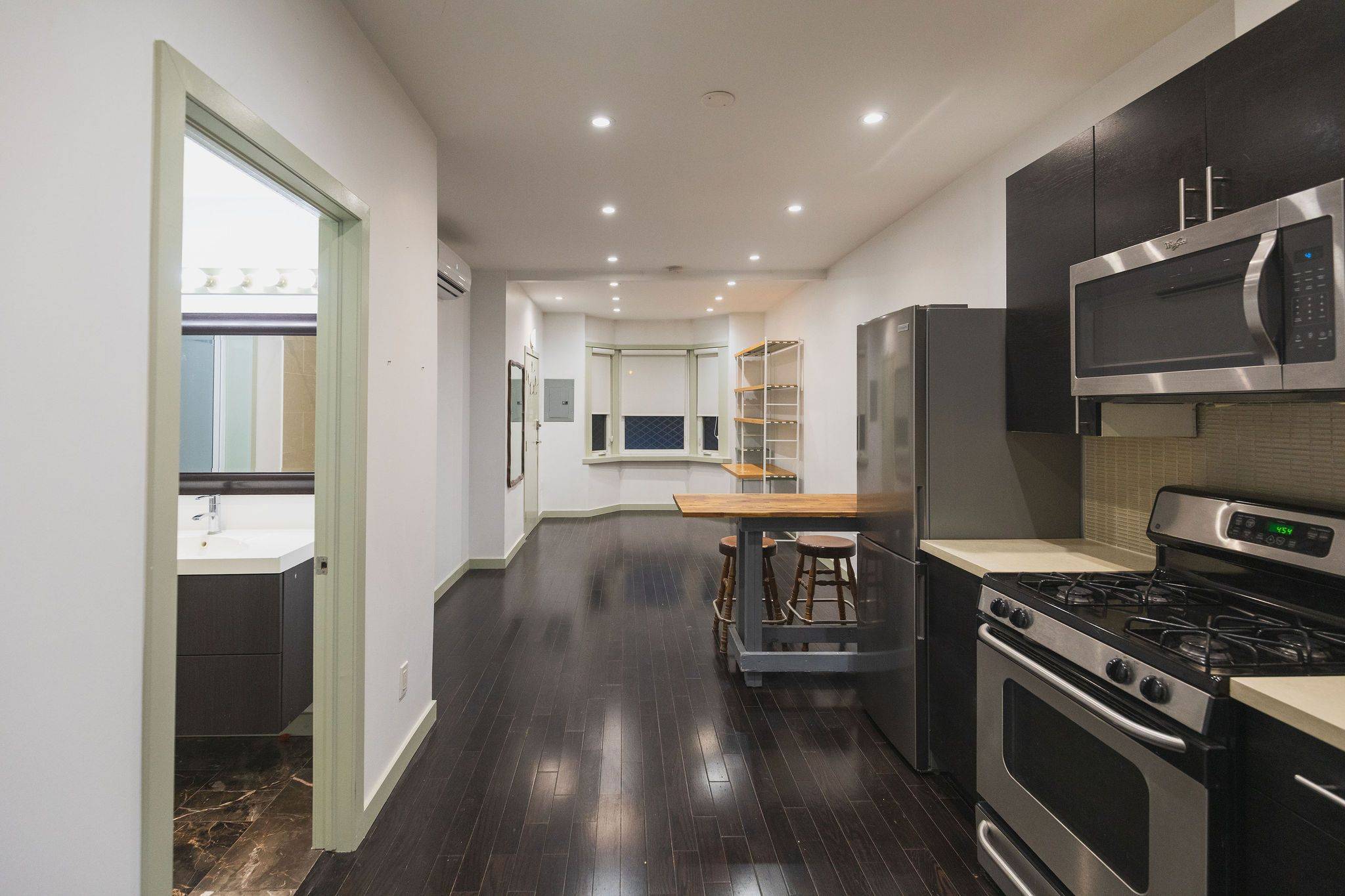 Toronto C02, ON M6G 3E6,627 Christie ST #Main