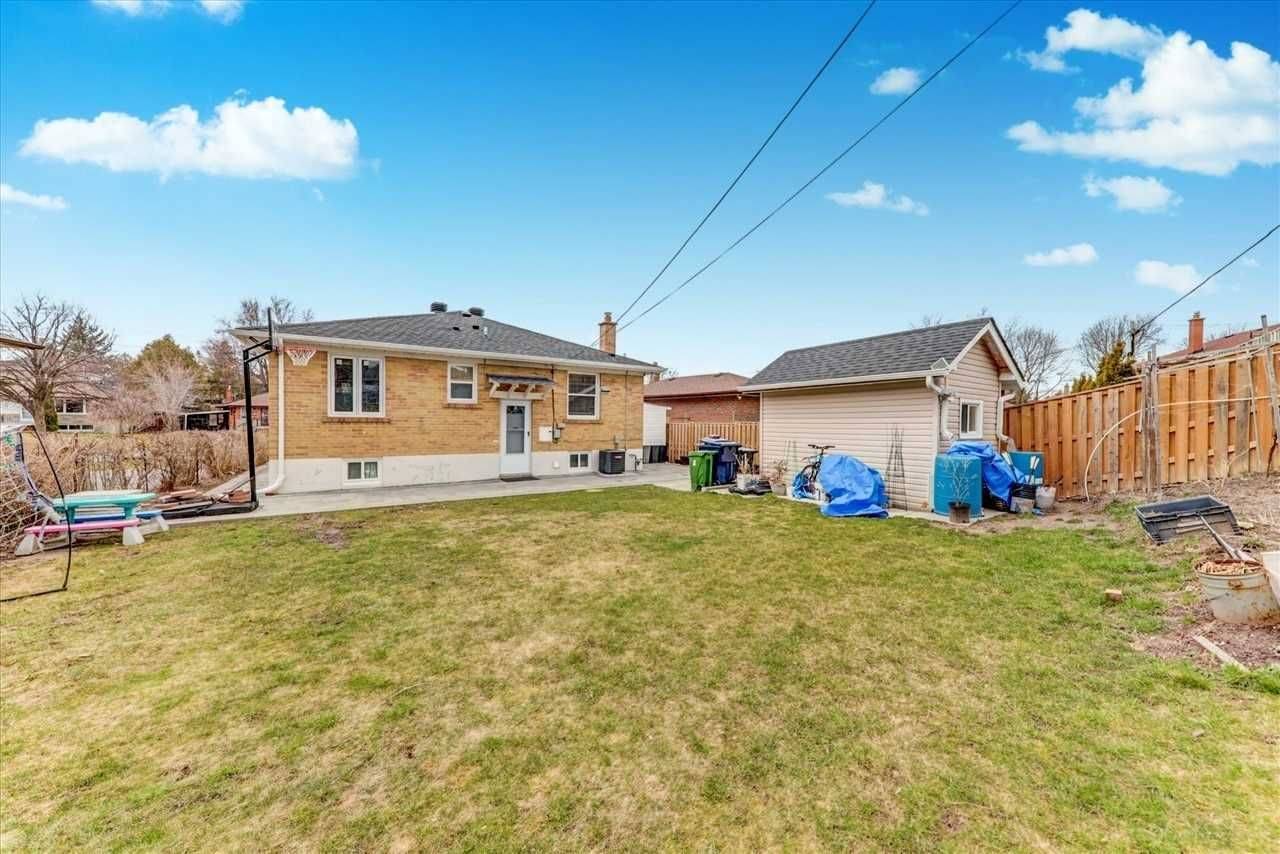 Toronto E09, ON M1G 1Y8,137 Janray DR #Bsmt