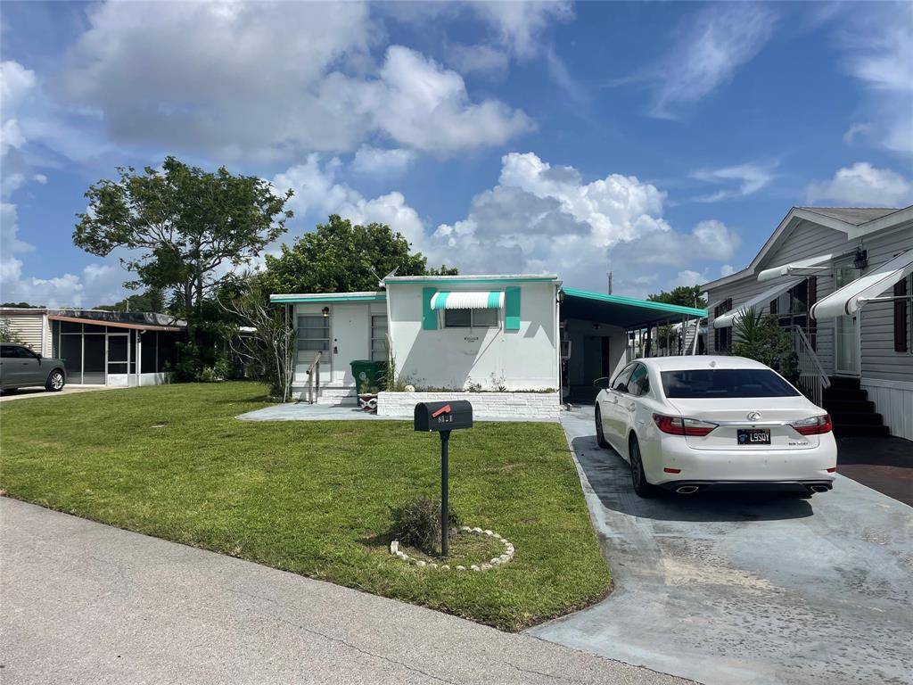 Davie, FL 33324,8721 SW 22nd St