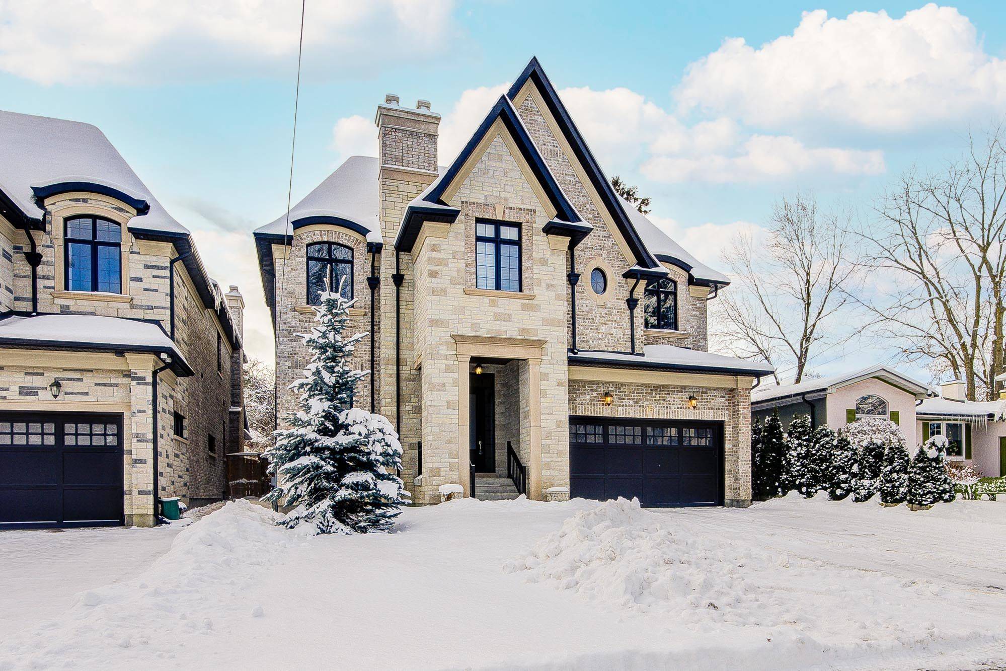 Richmond Hill, ON L4E 3H1,75 Douglas RD