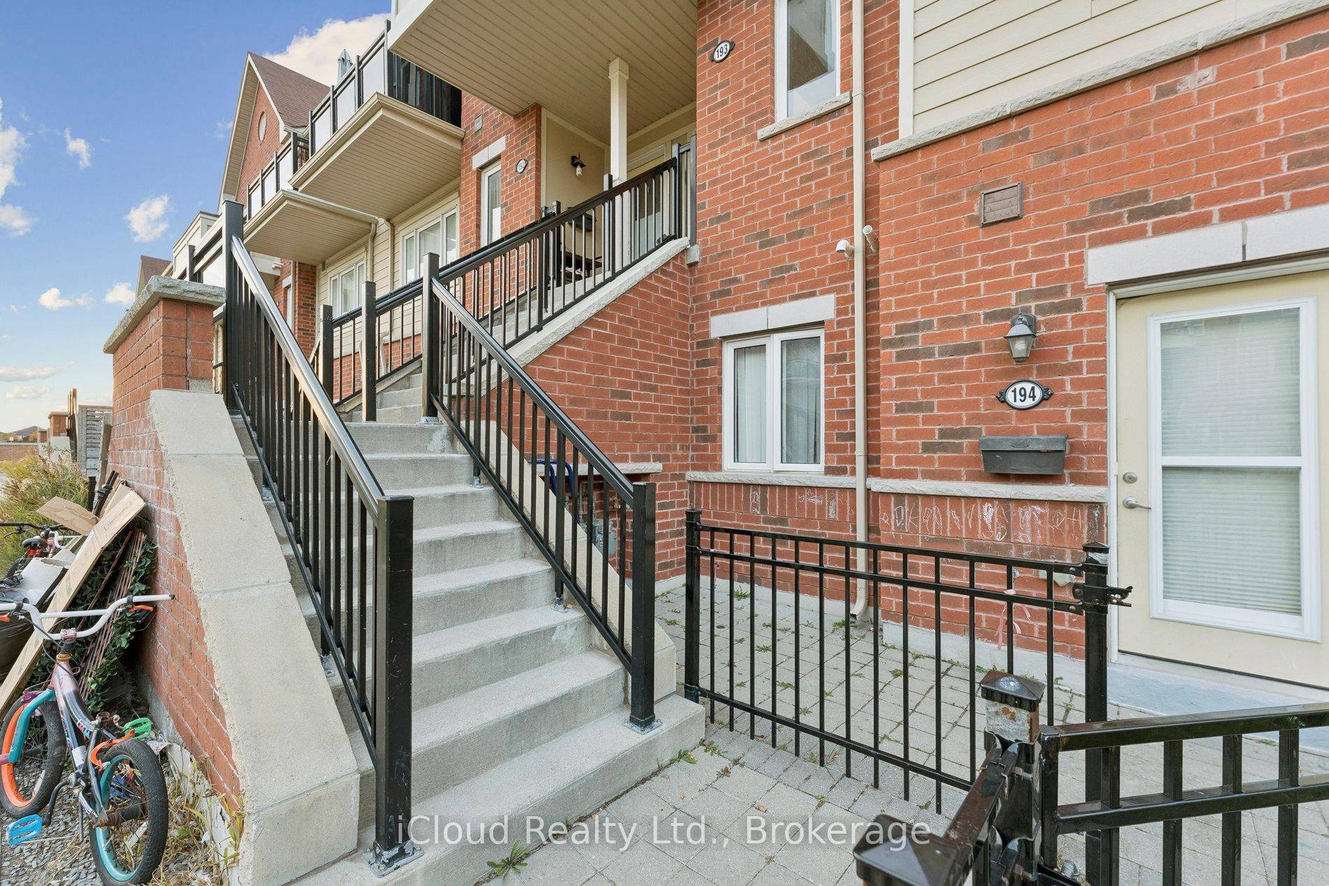 Brampton, ON L6R 2Y7,250 Sunny Meadow BLVD #193