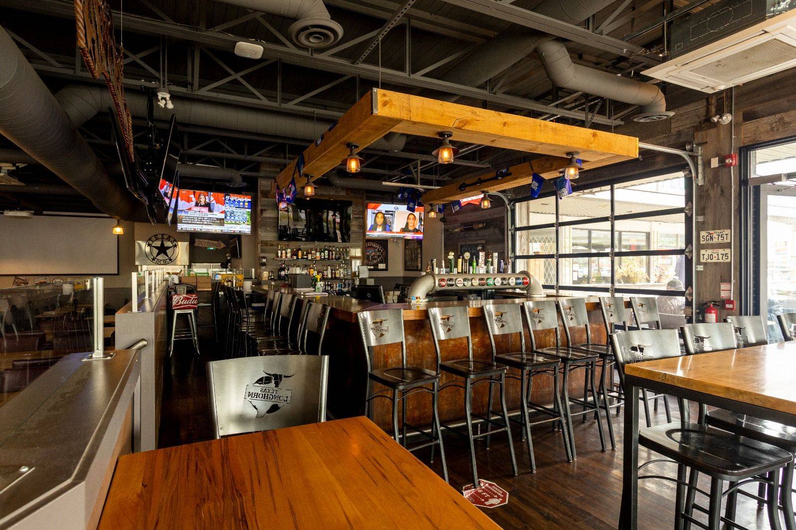 Mississauga, ON L4Y 1A6,1077 North Service RD #13