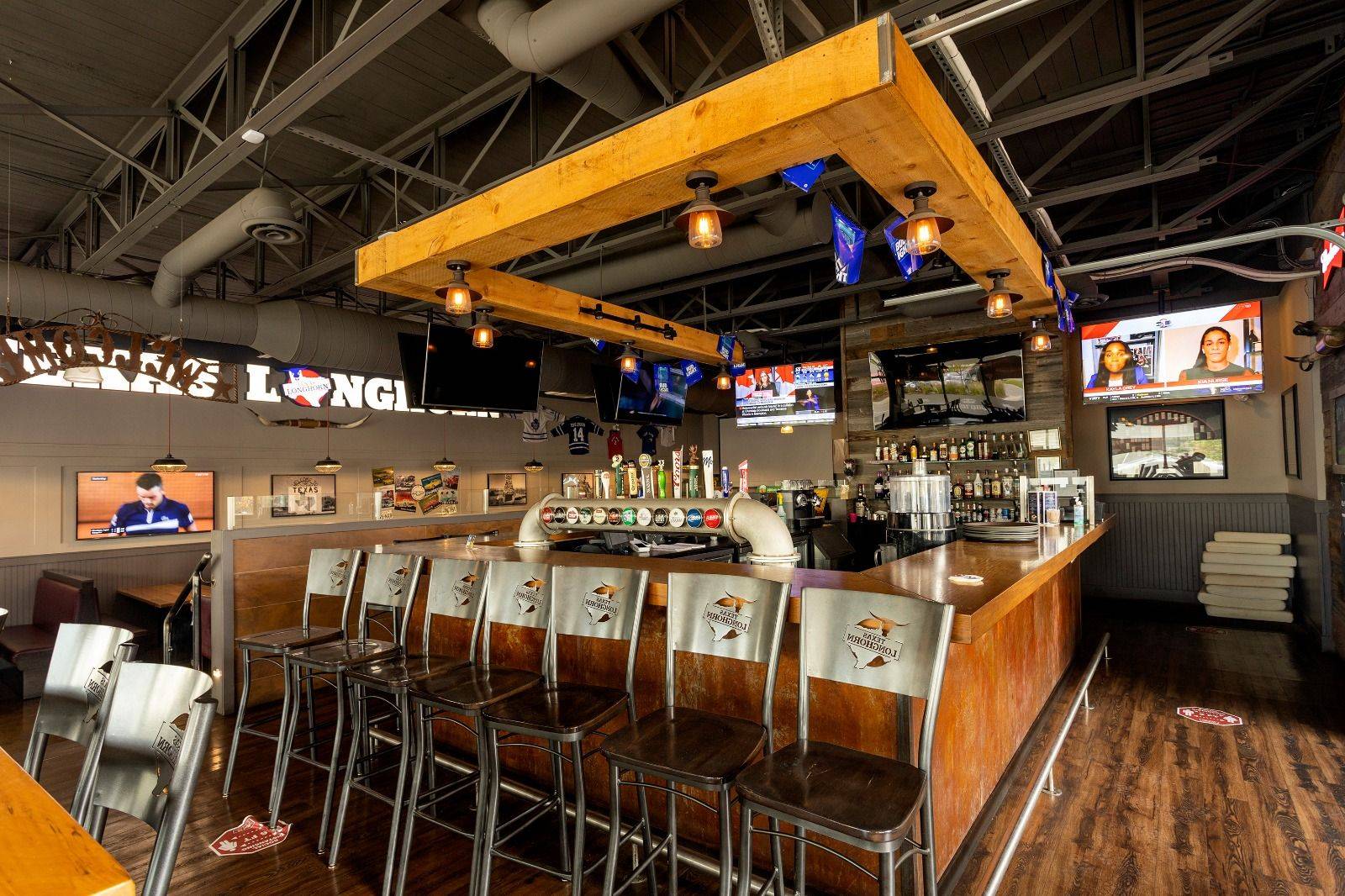 Mississauga, ON L4Y 1A6,1077 North Service RD #13