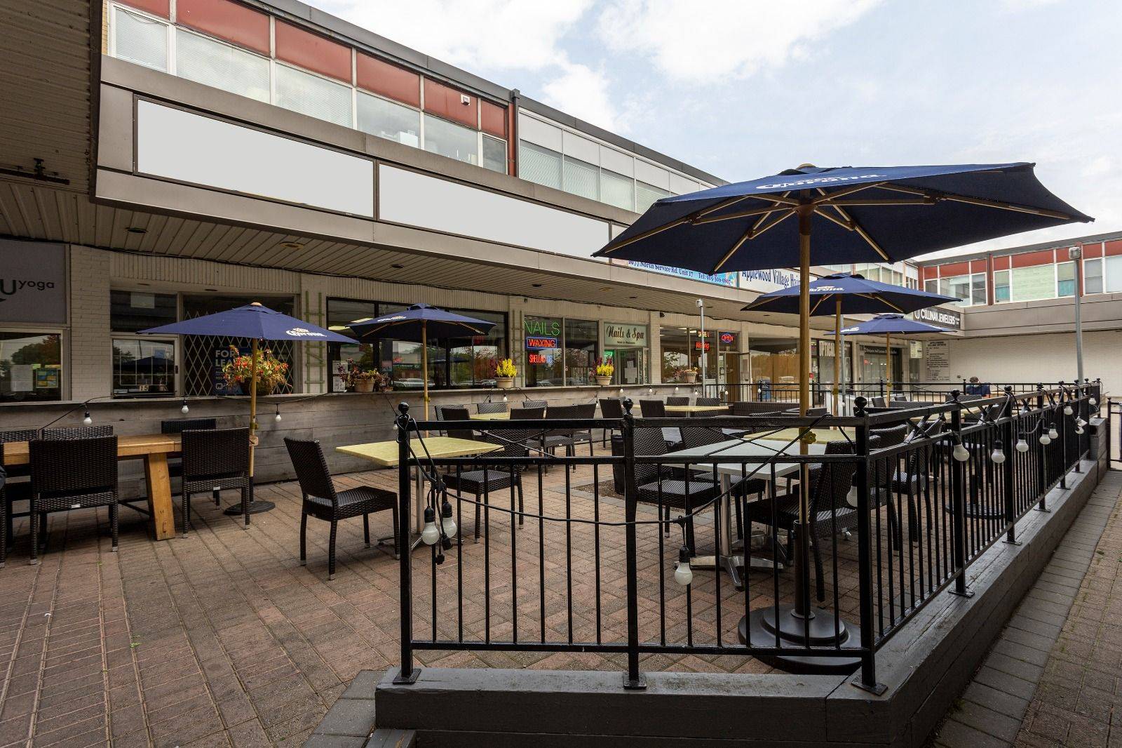 Mississauga, ON L4Y 1A6,1077 North Service RD #13