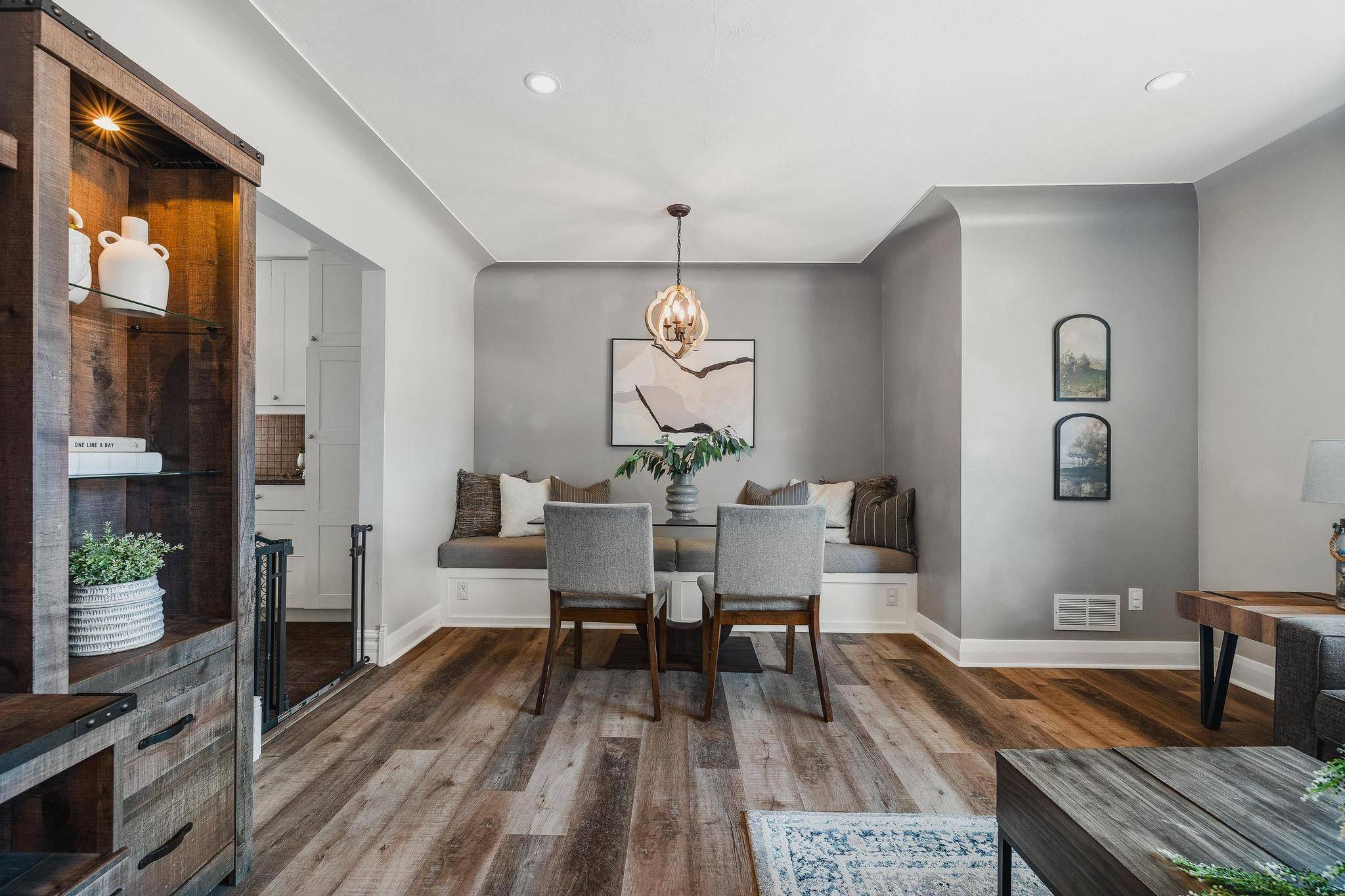 Kitchener, ON N2H 2C1,300 Melrose AVE