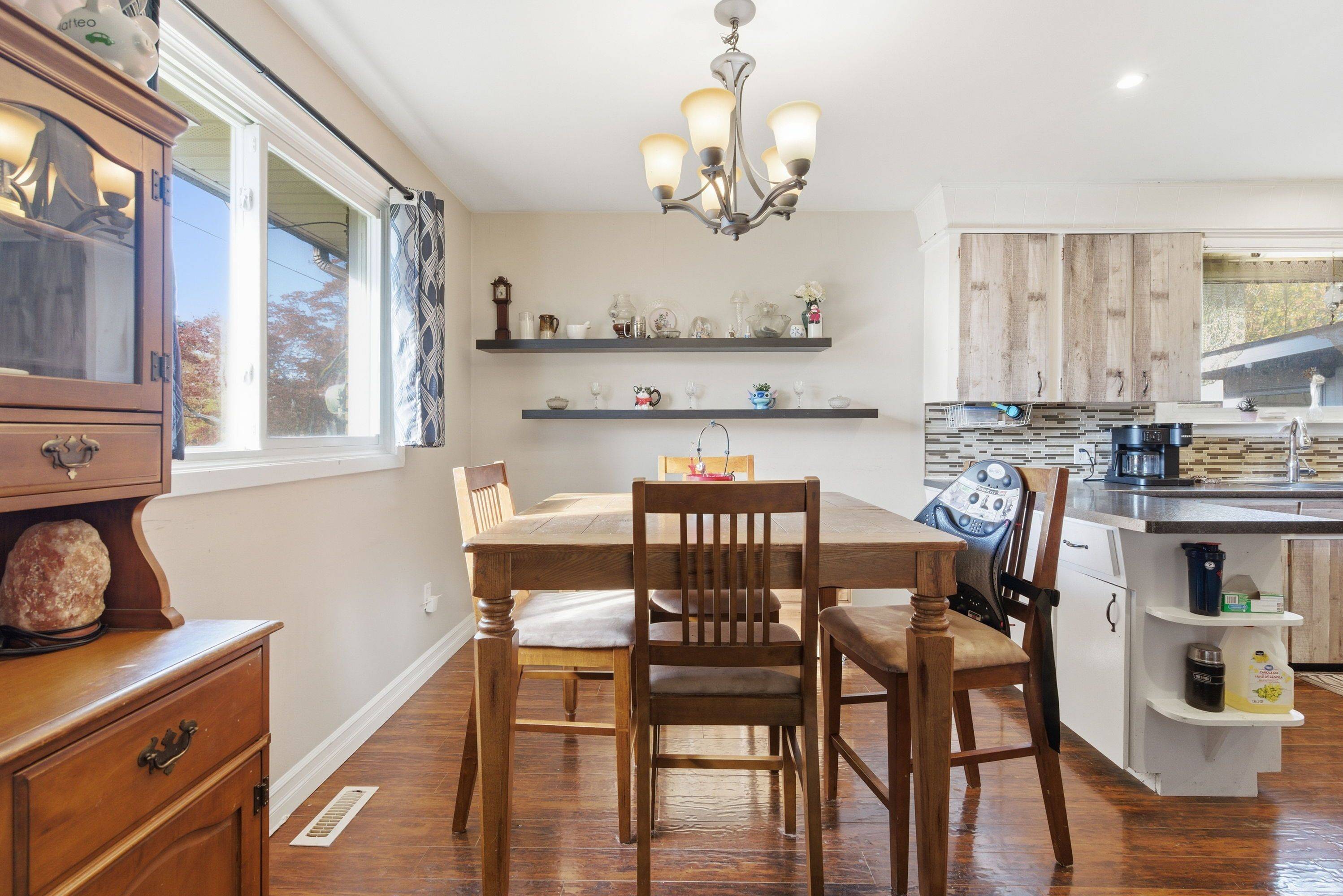 Fort Erie, ON L2A 3Y4,143 Aberdeen ST