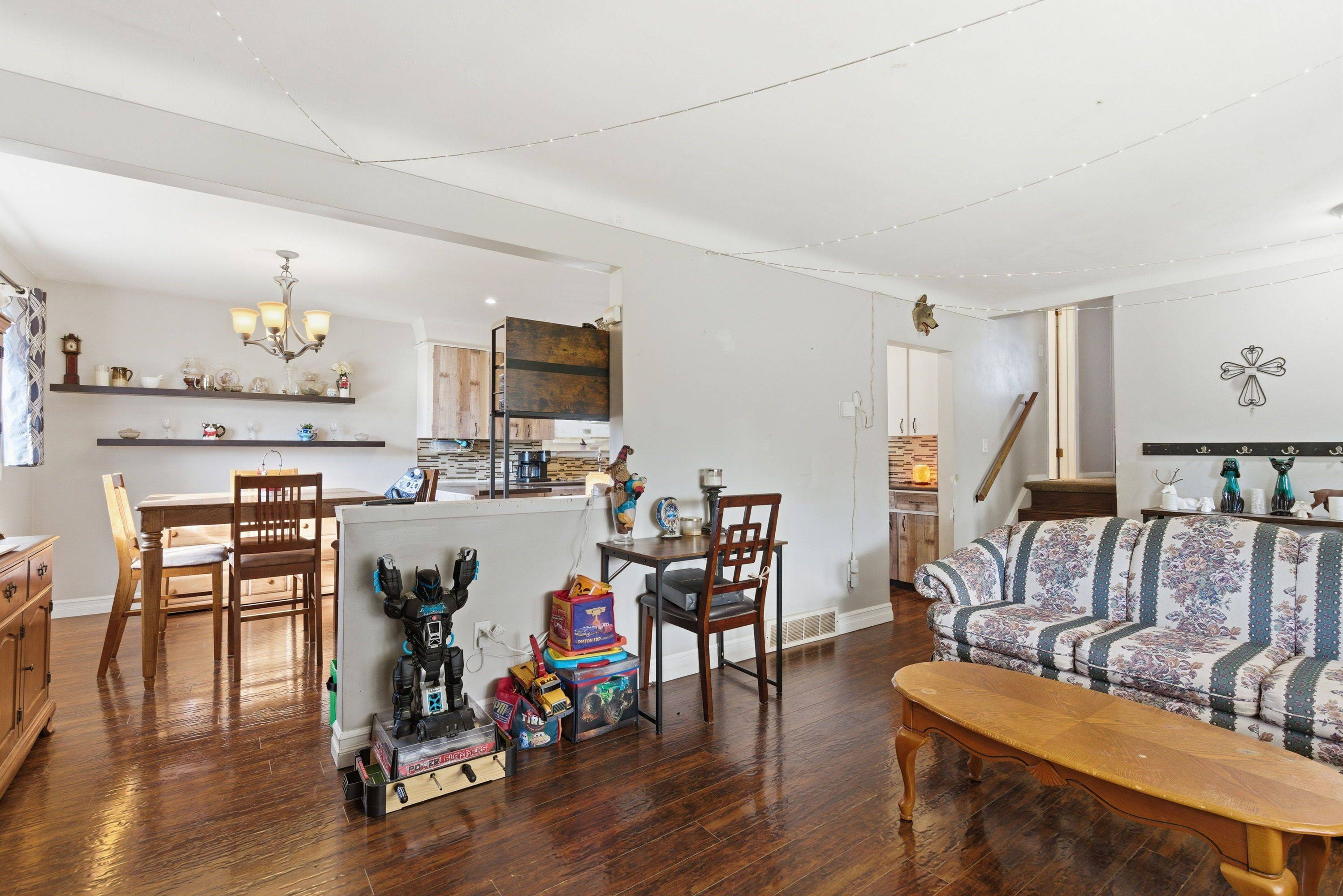 Fort Erie, ON L2A 3Y4,143 Aberdeen ST