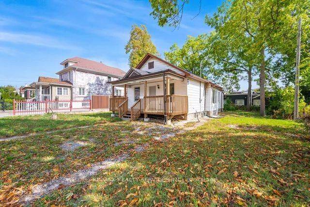 Niagara Falls, ON L2E 4G7,4754 First AVE