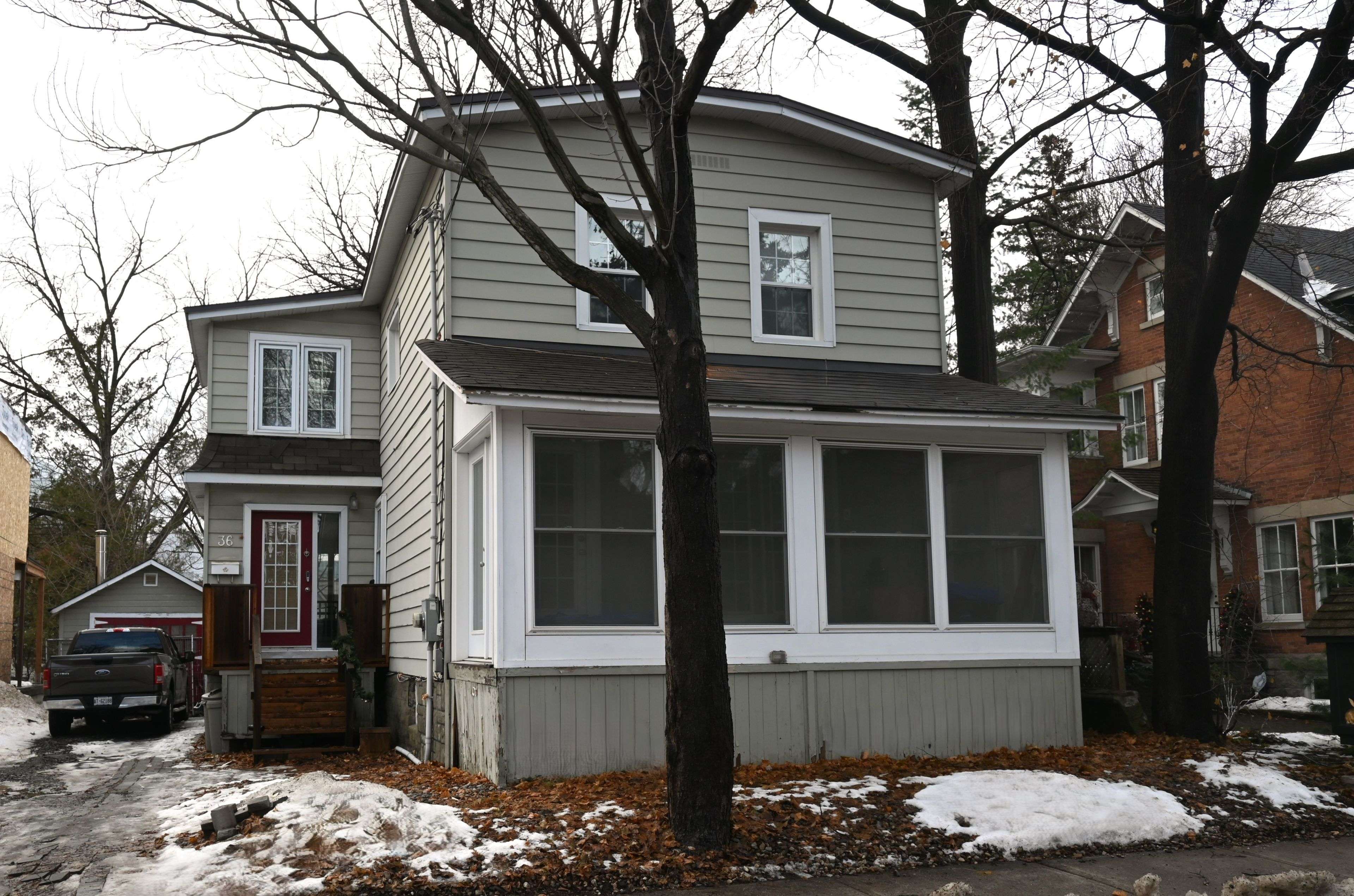 Dows Lake - Civic Hospital And Area, ON K1Y 1W9,36 Gwynne AVE #A