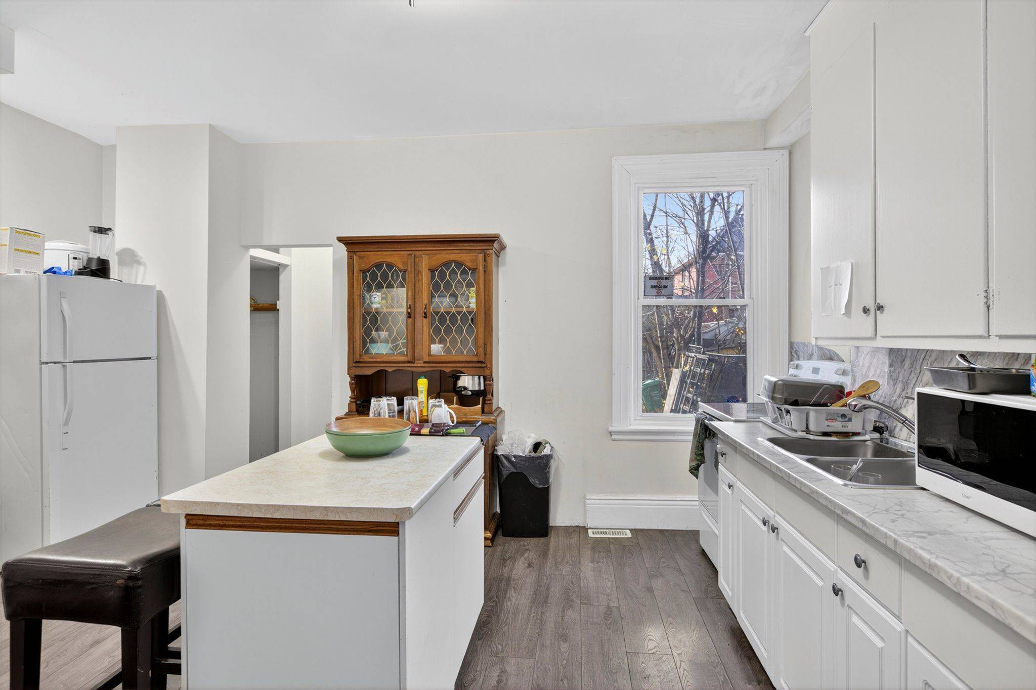 Peterborough, ON K9J 5E7,271 Thomas ST