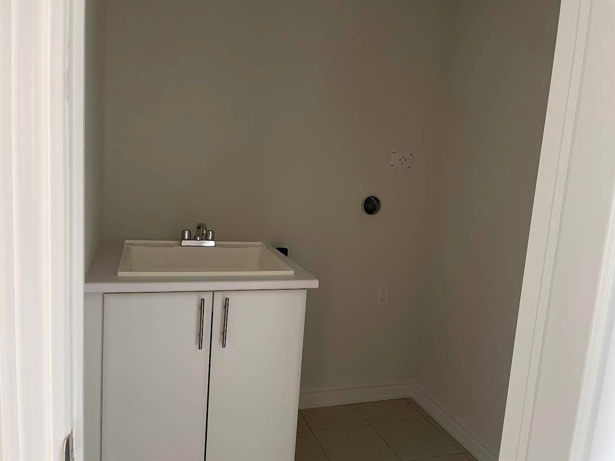 Thorold, ON L2V 3P4,72 Baker ST