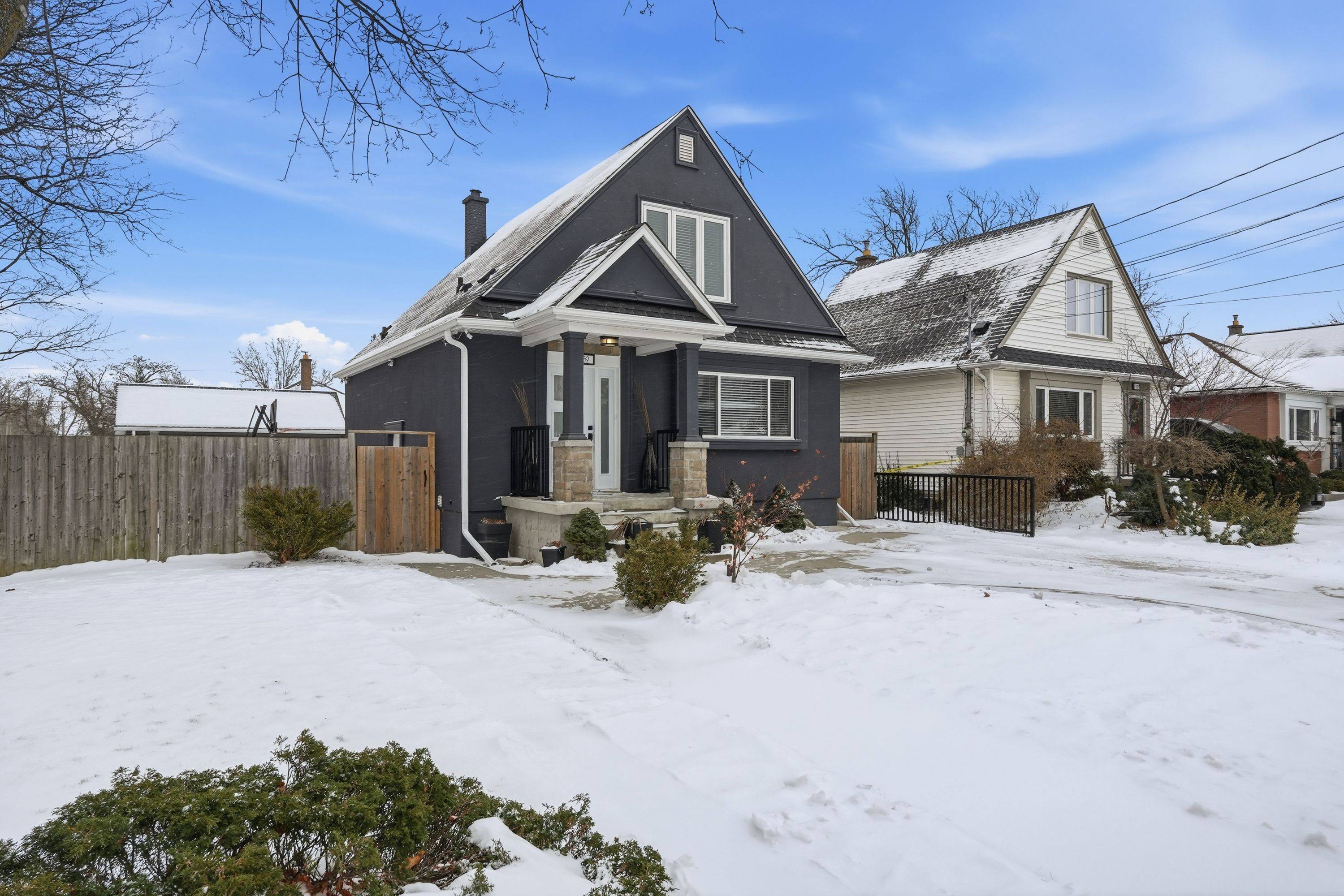 Hamilton, ON L8T 3C3,189 East 43rd ST