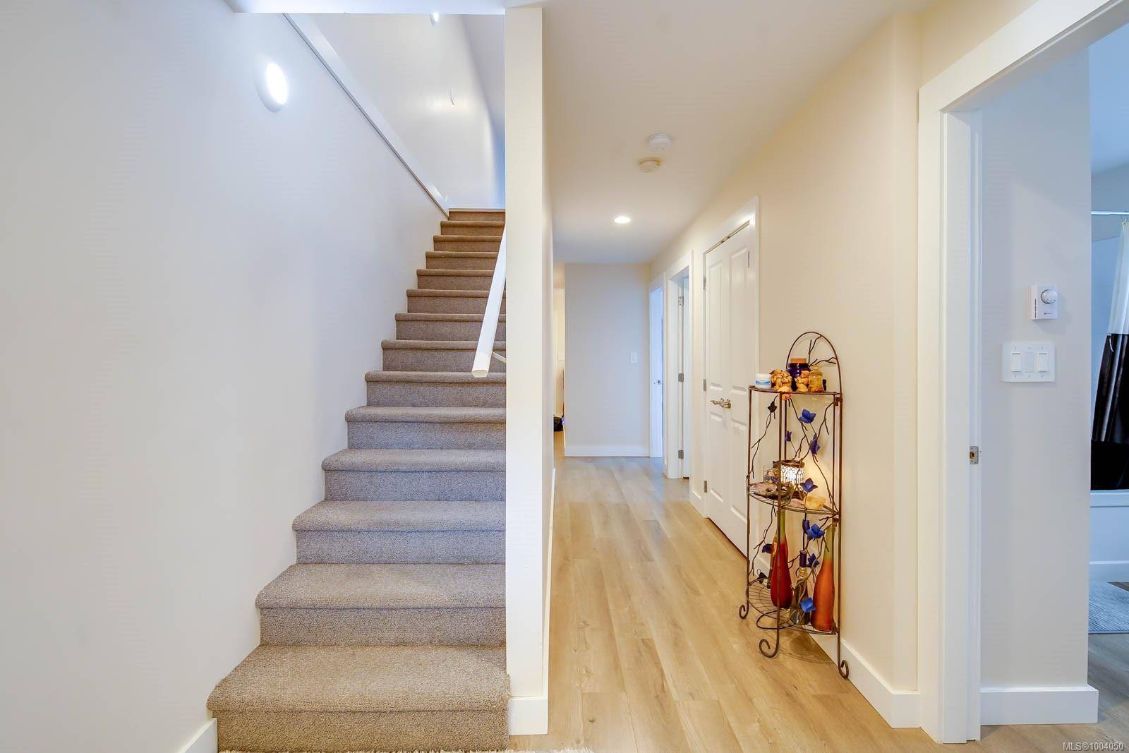 Port Alberni, BC V9Y 2G2,2623 5th Ave #2