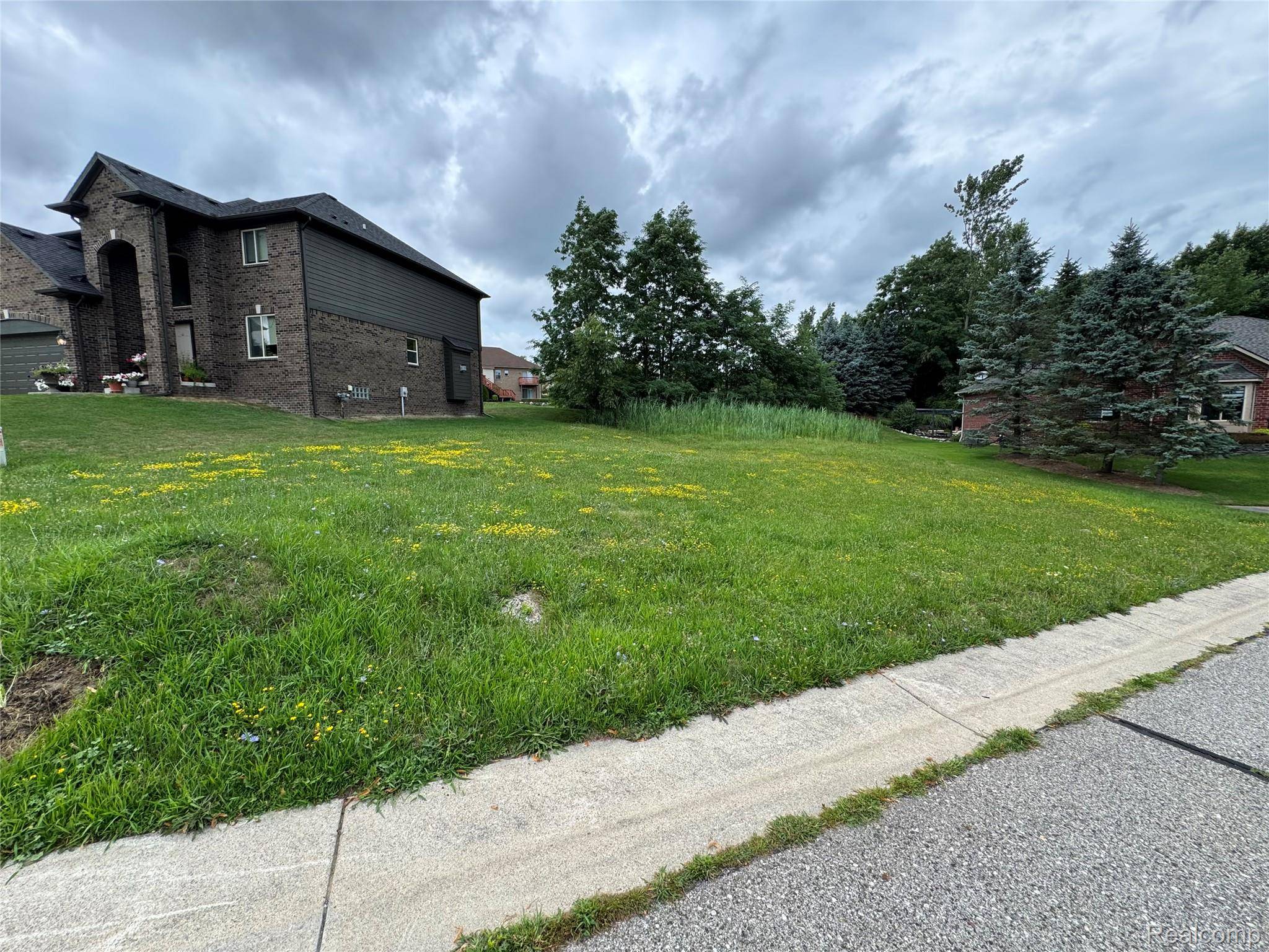 Auburn Hills, MI 48326,3633 Thornwood DR