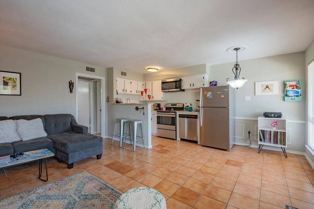 Dallas, TX 75209,5000 Bowser Avenue #211